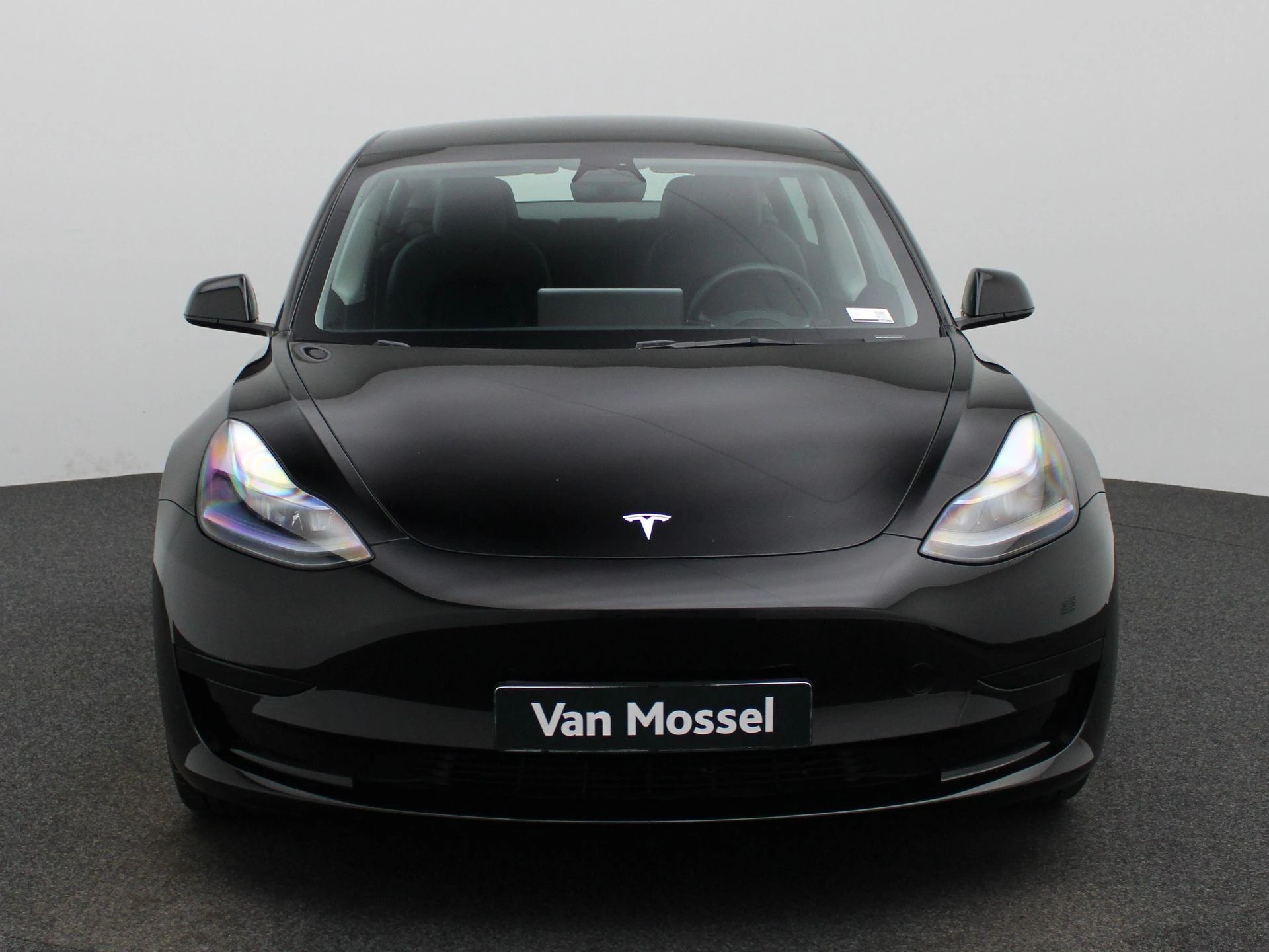 Tesla-Model 3-image-2