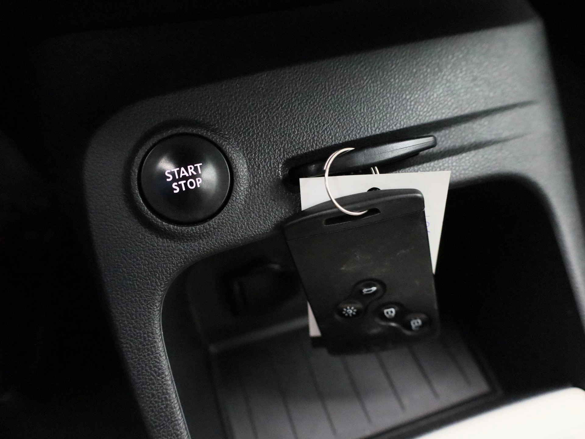 Renault-Captur-image-21