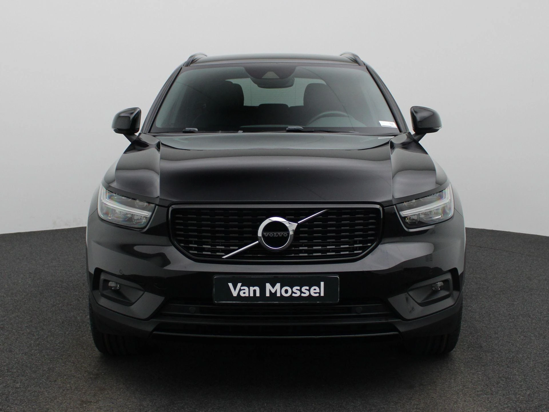 Volvo-XC40-image-2