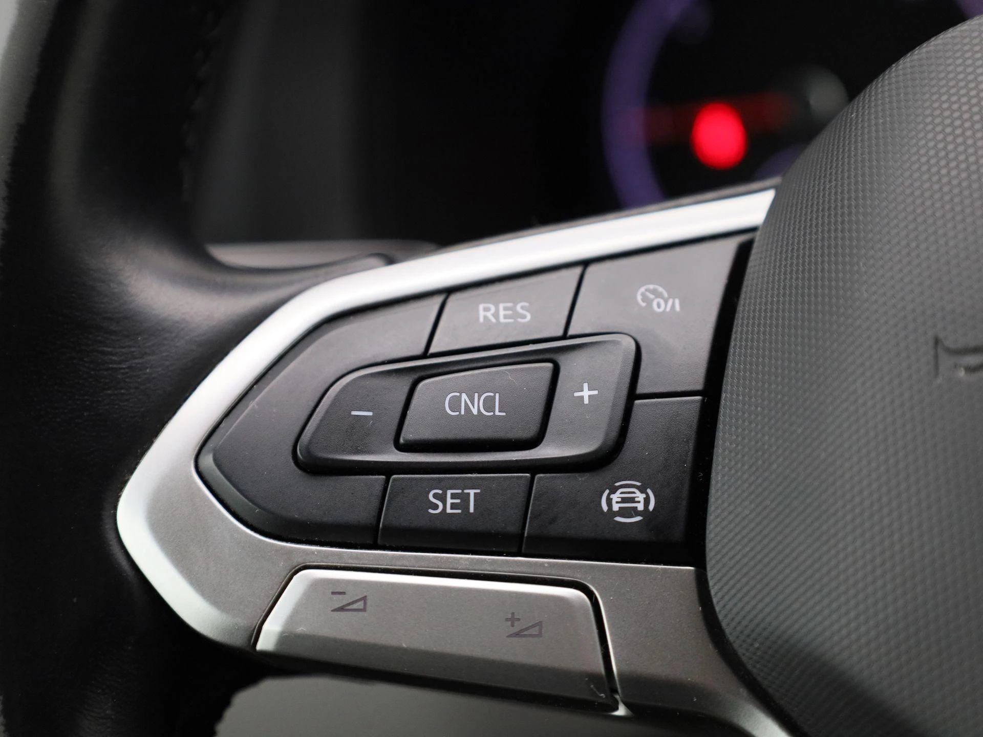Volkswagen-Transporter-image-21