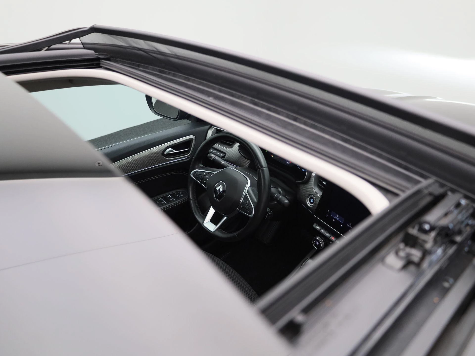 Renault-Arkana-image-32