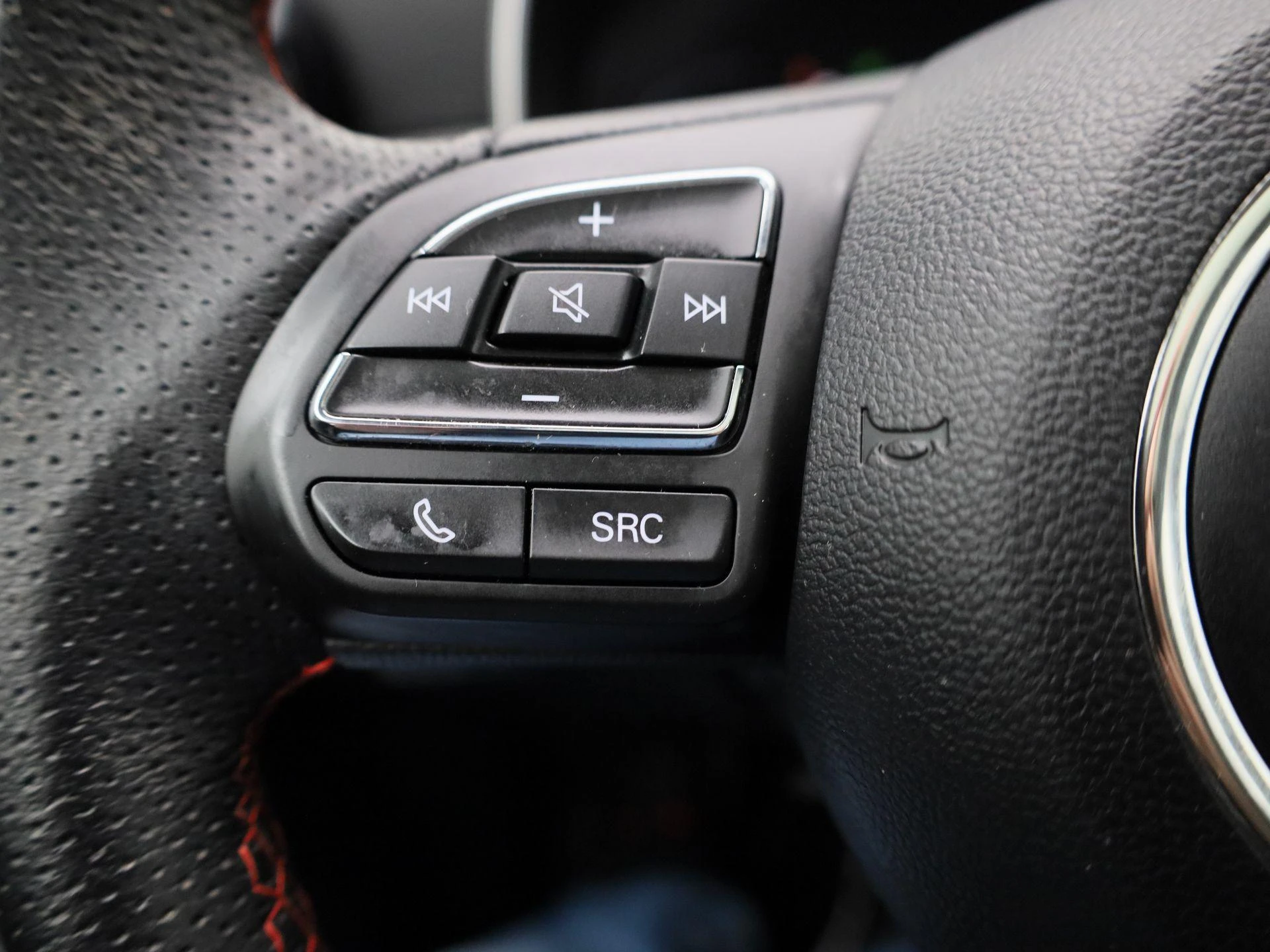 MG-ZS EV-image-19