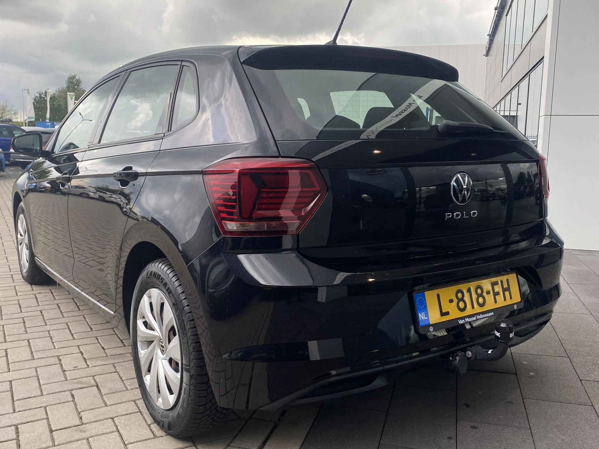 Volkswagen-Polo-image-2