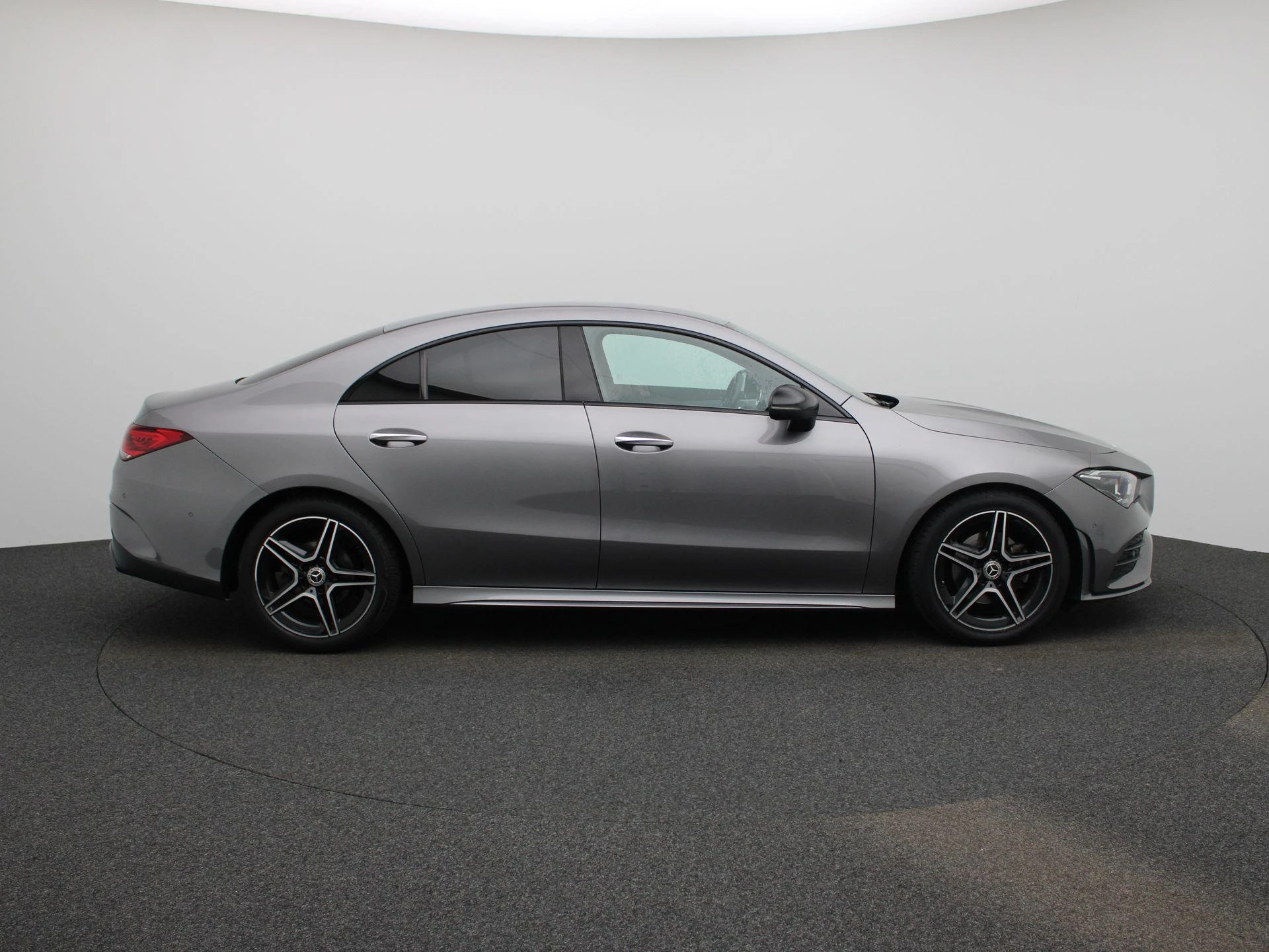 Mercedes-Benz-CLA-image-5