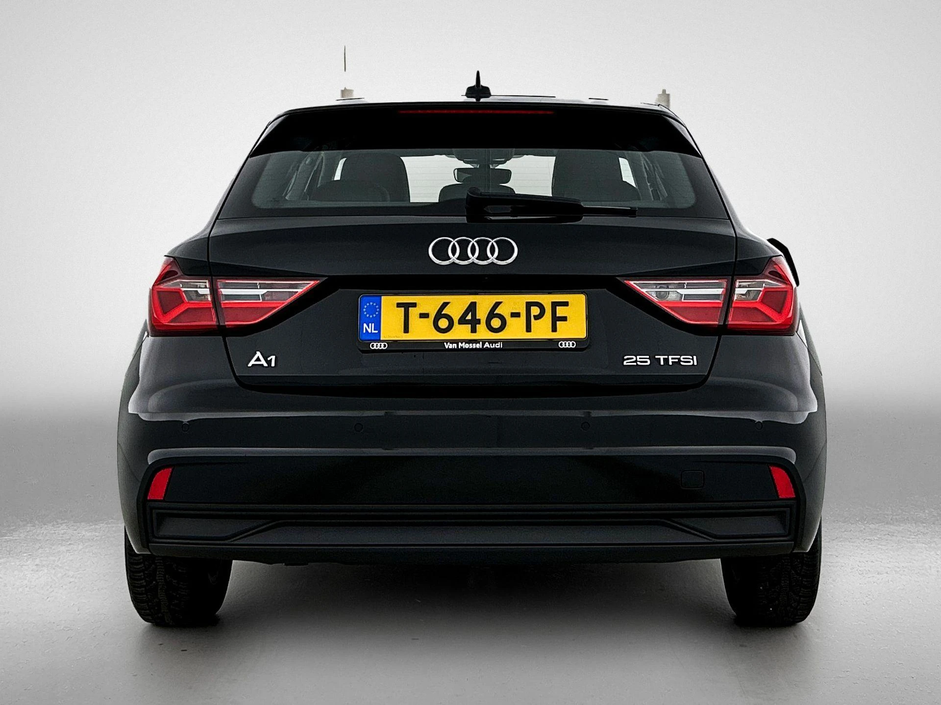 Audi-A1 Sportback-image-3