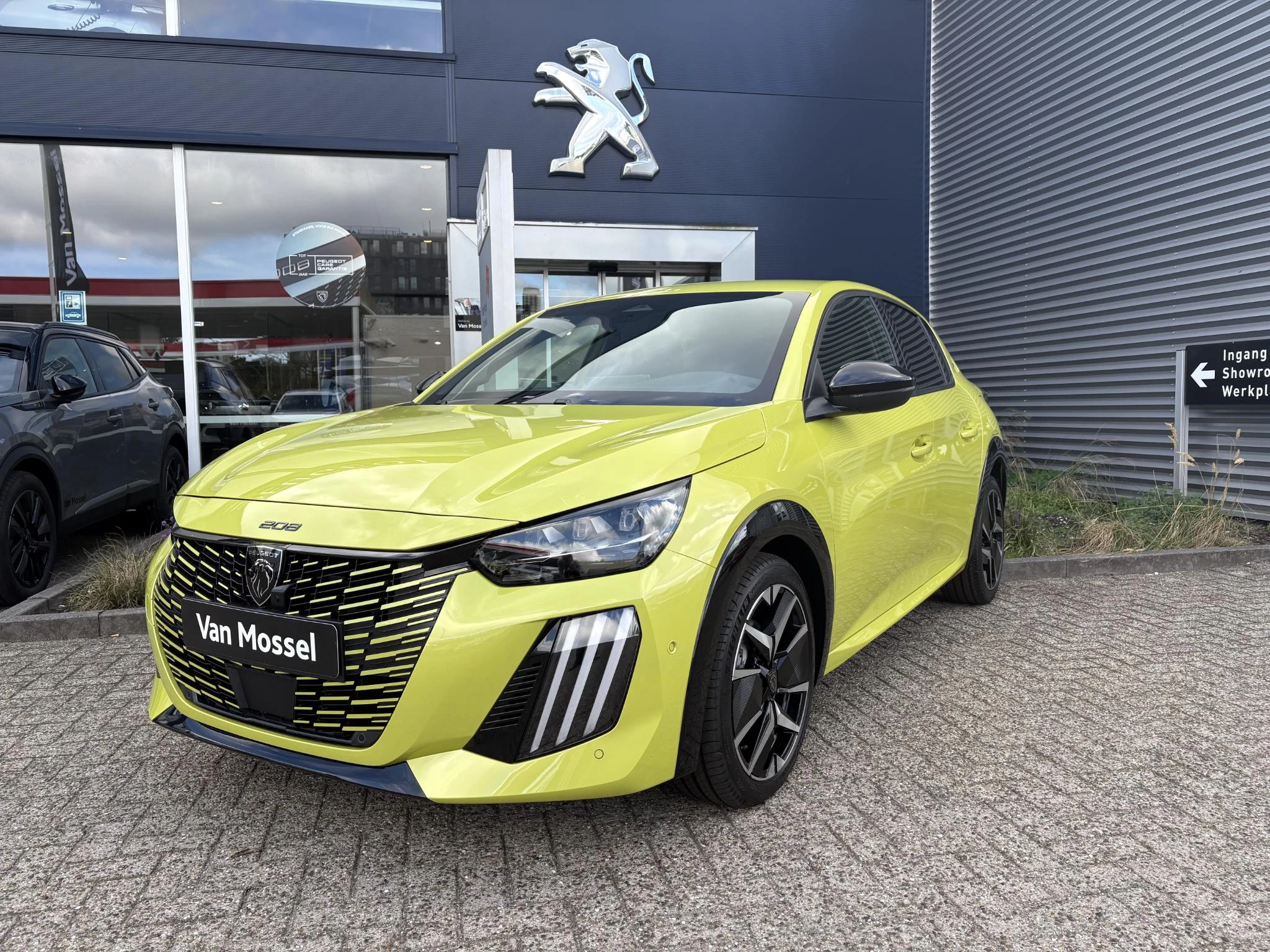 Peugeot-208-image-1
