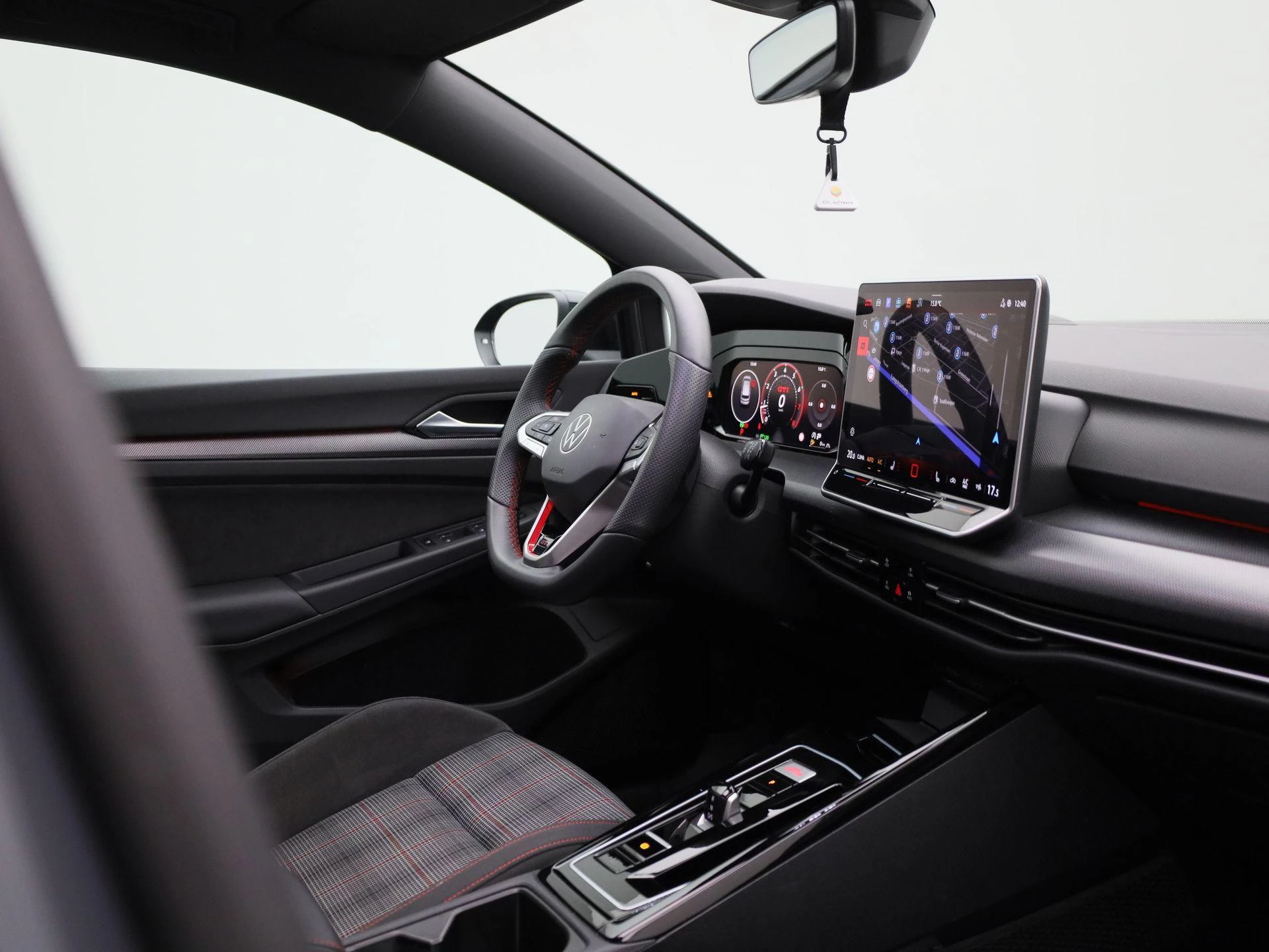 Volkswagen-Golf-image-36