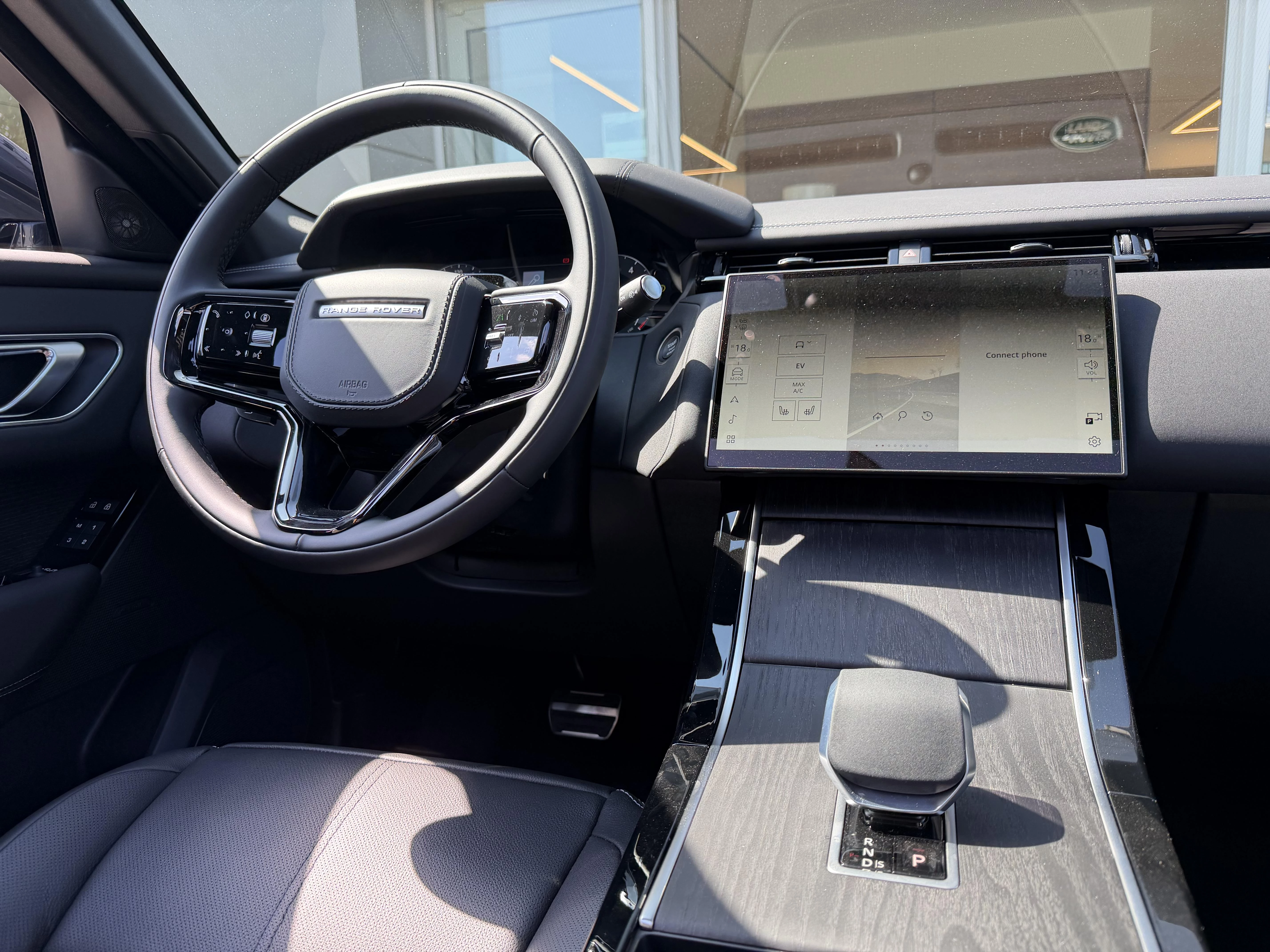 Land Rover Range Rover Velar P400e Belgravia AWD Auto. 26.75MY