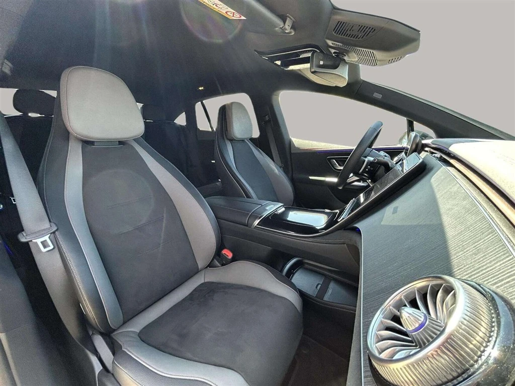 Mercedes-Benz-EQE-image-19