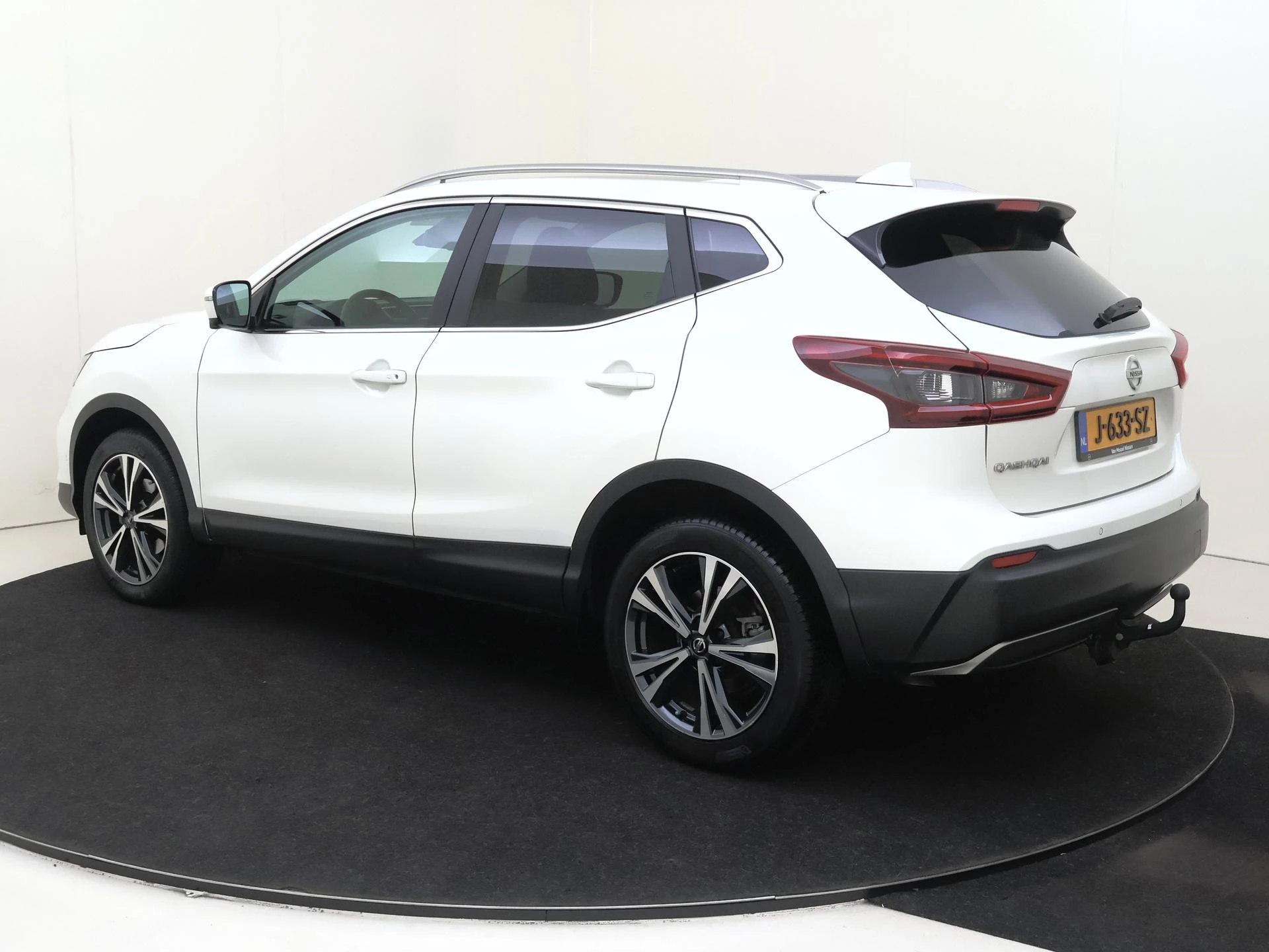 Nissan-QASHQAI-image-4