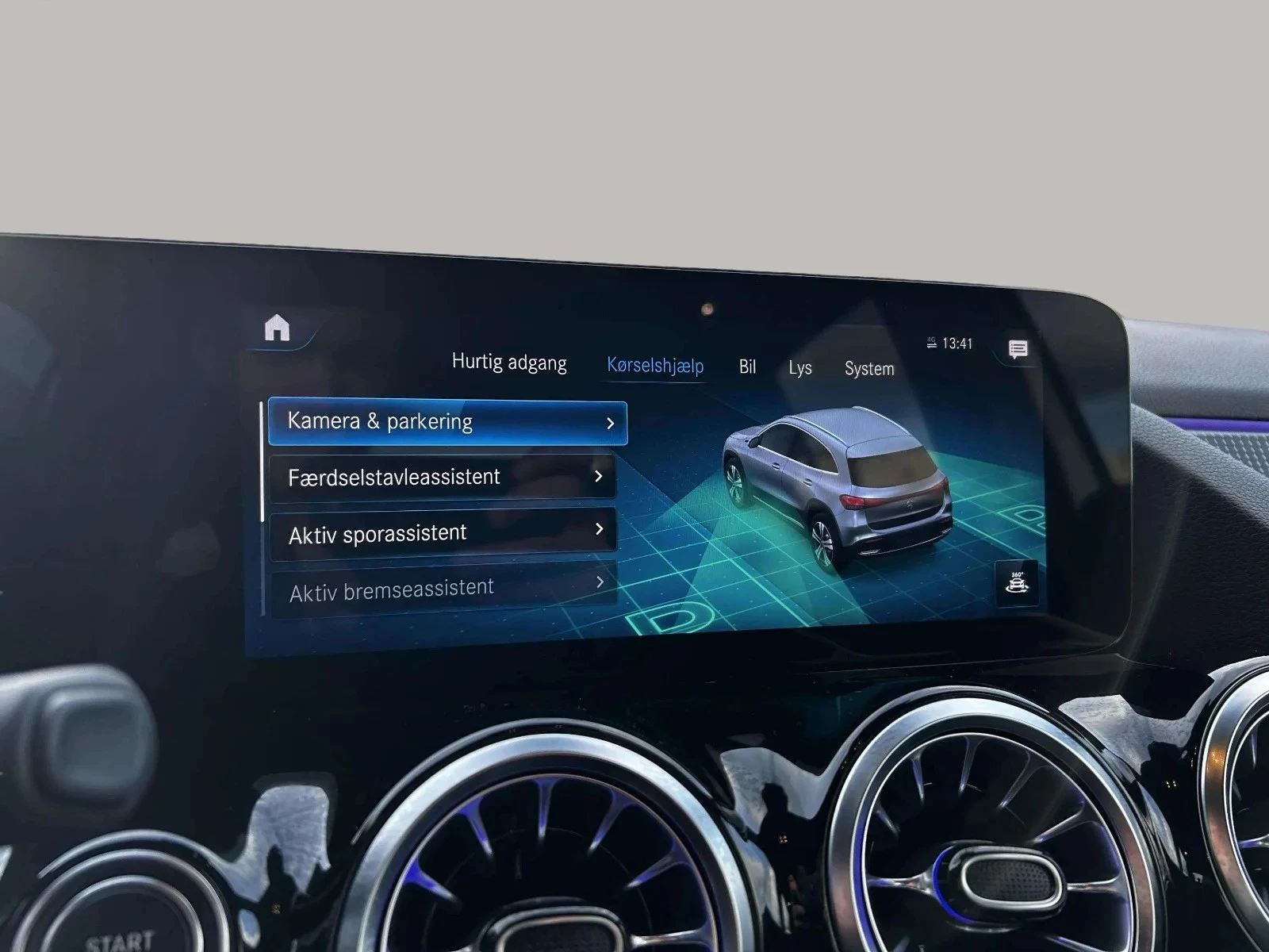 Mercedes-Benz-EQA-image-18