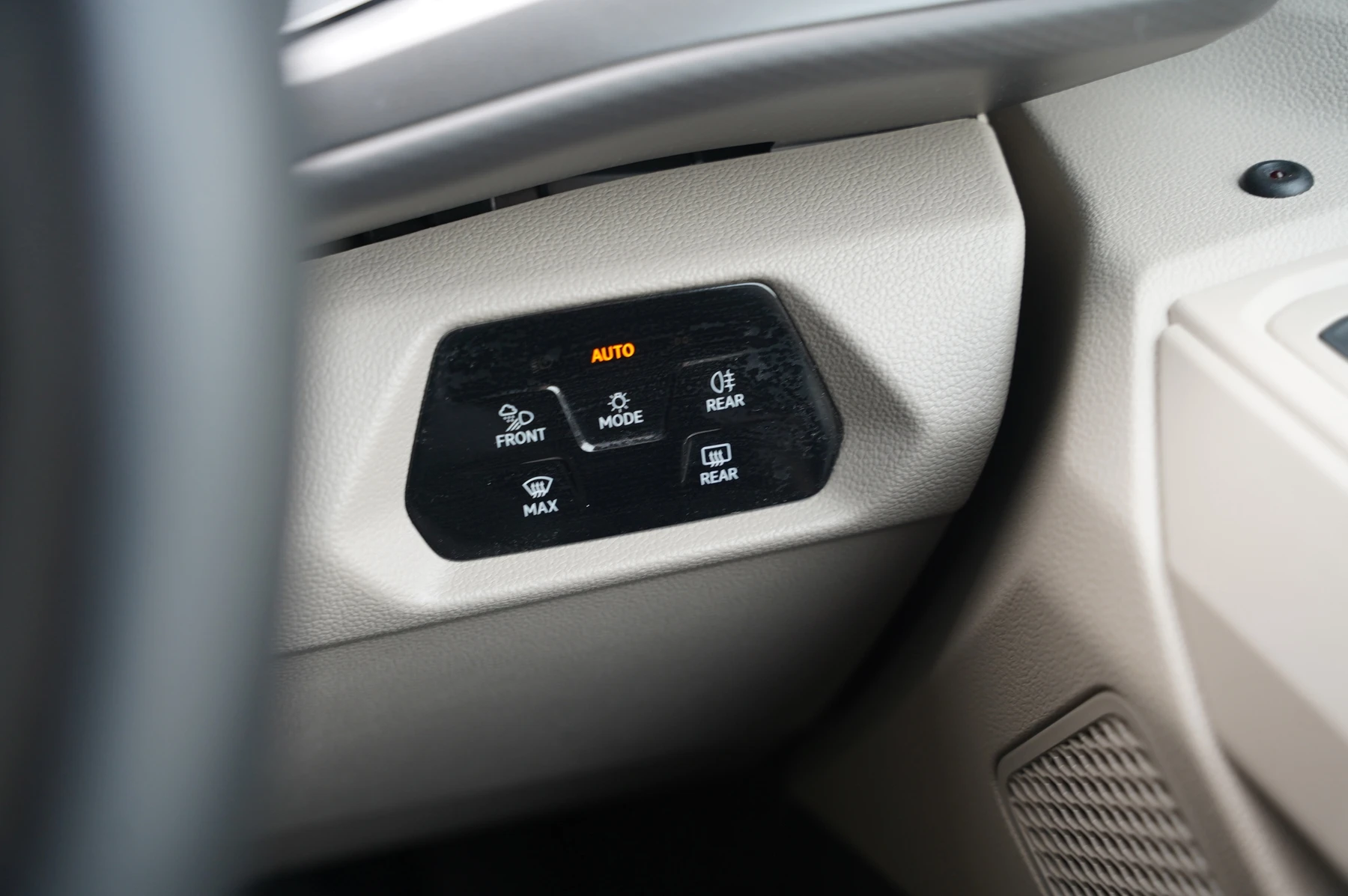 Volkswagen-California-image-19