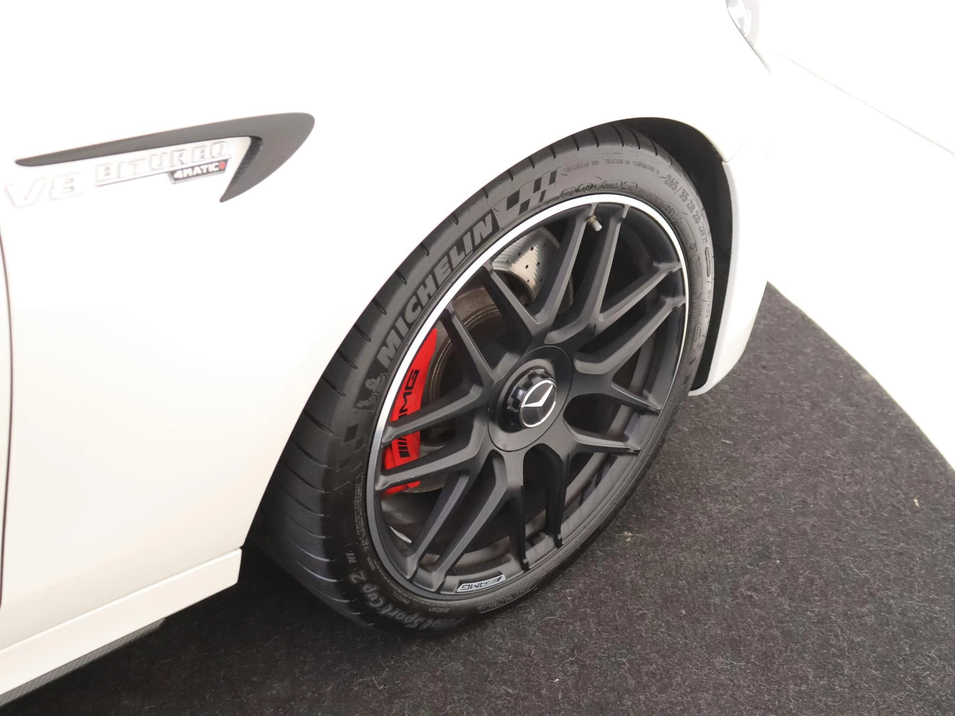 Mercedes-Benz-E-Klasse-image-9