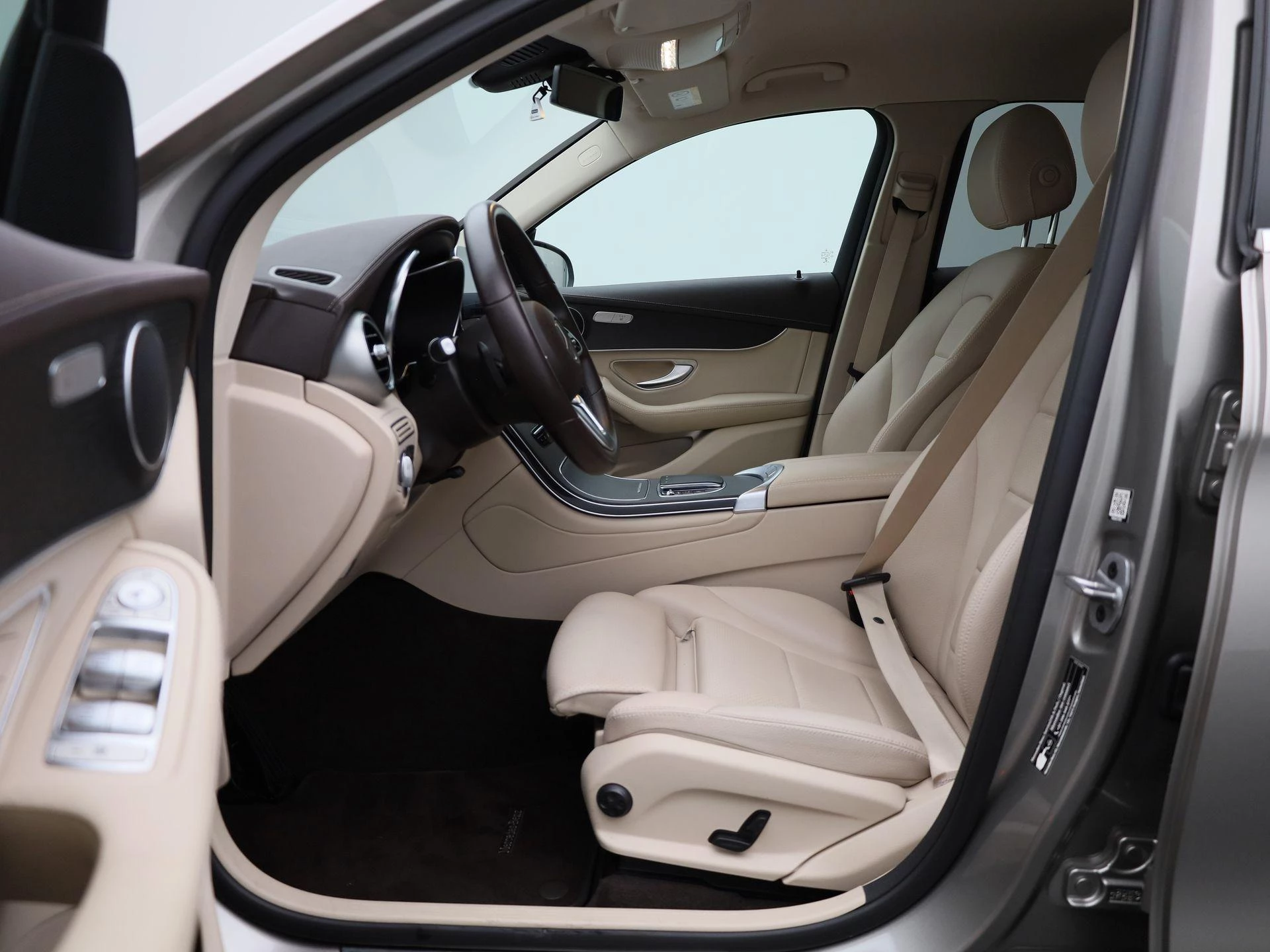 Mercedes-Benz GLC 300e 4MATIC Business Solution