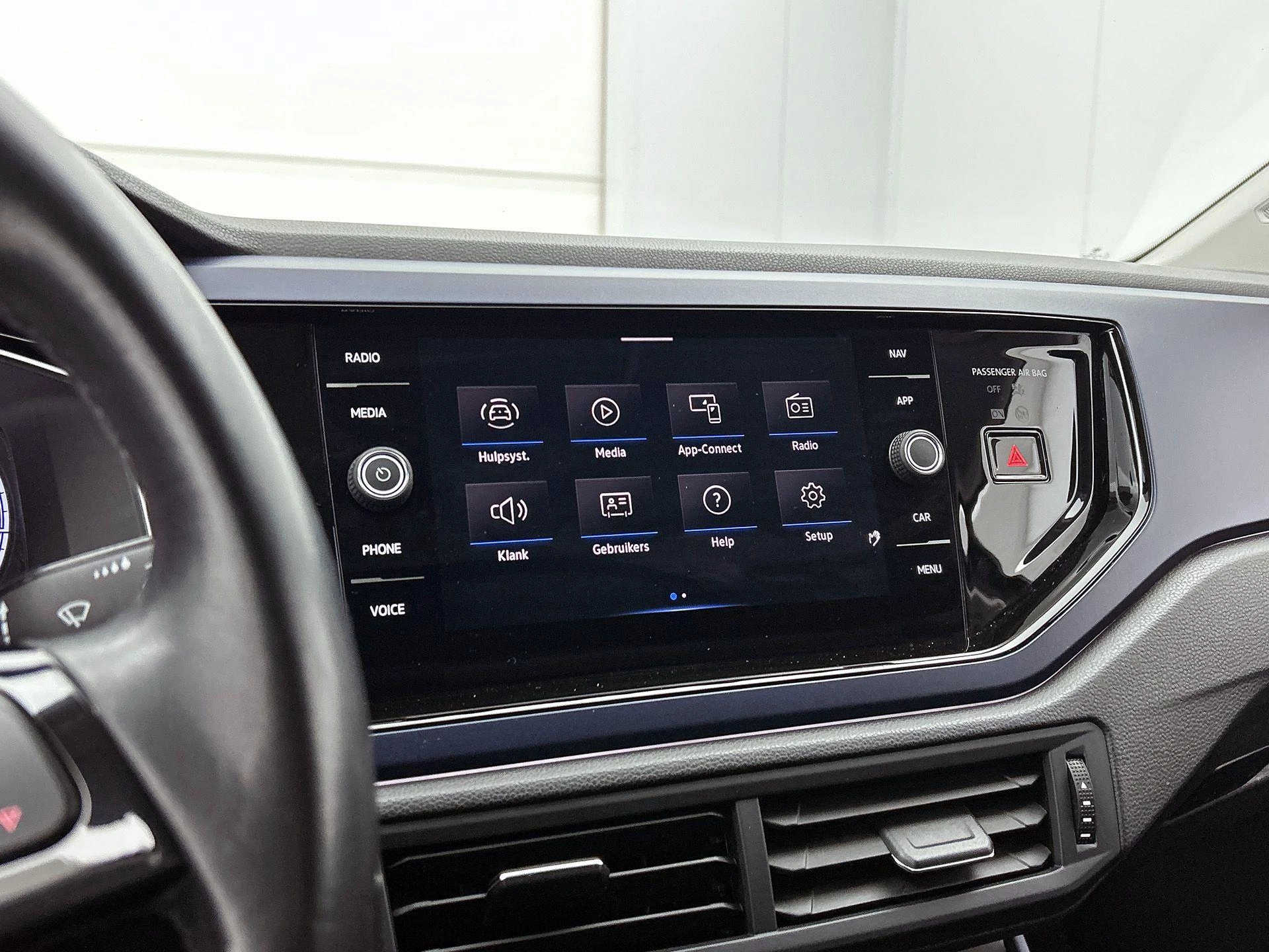 Volkswagen-Polo-image-6