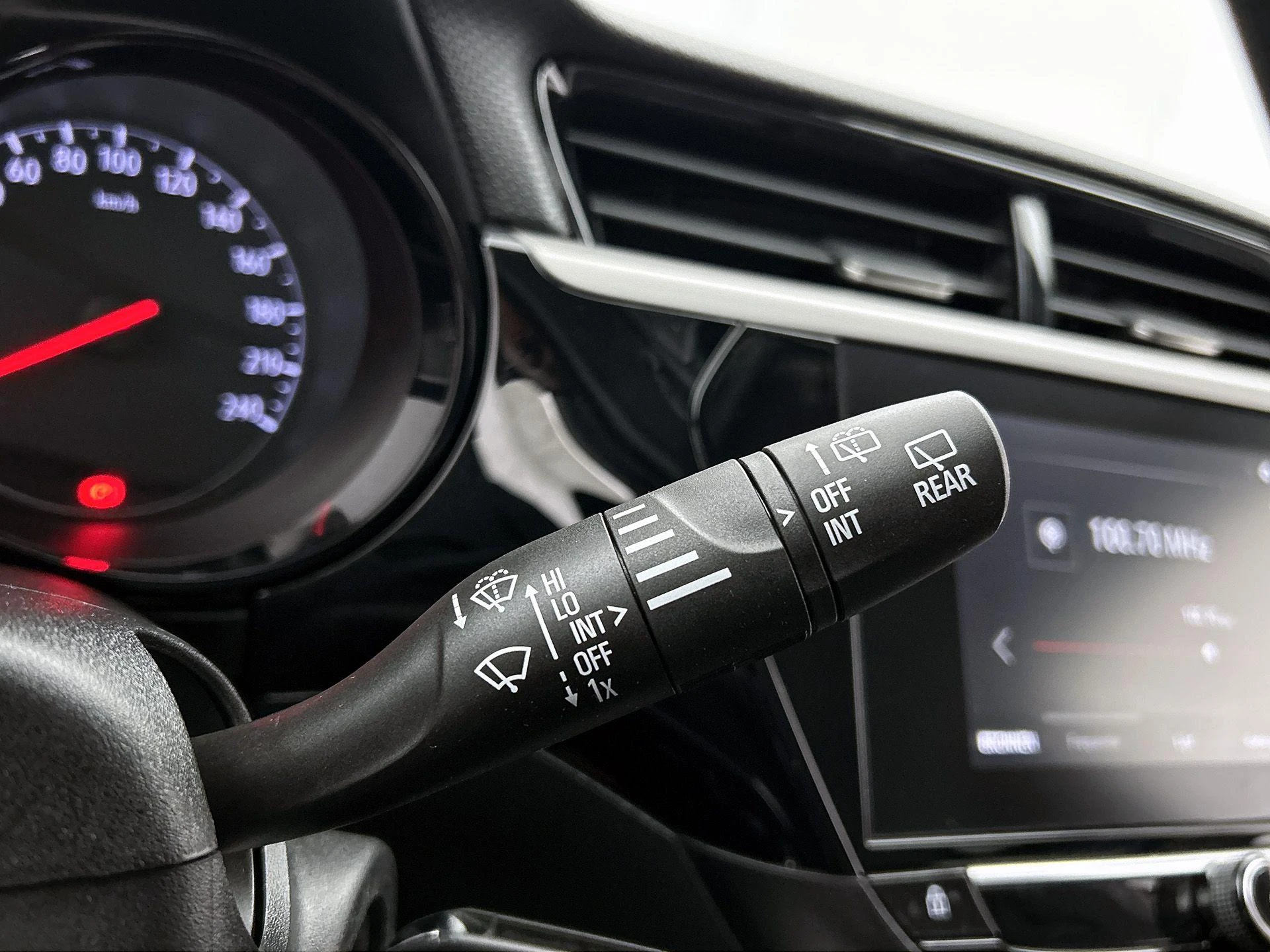 Opel-Corsa-image-9