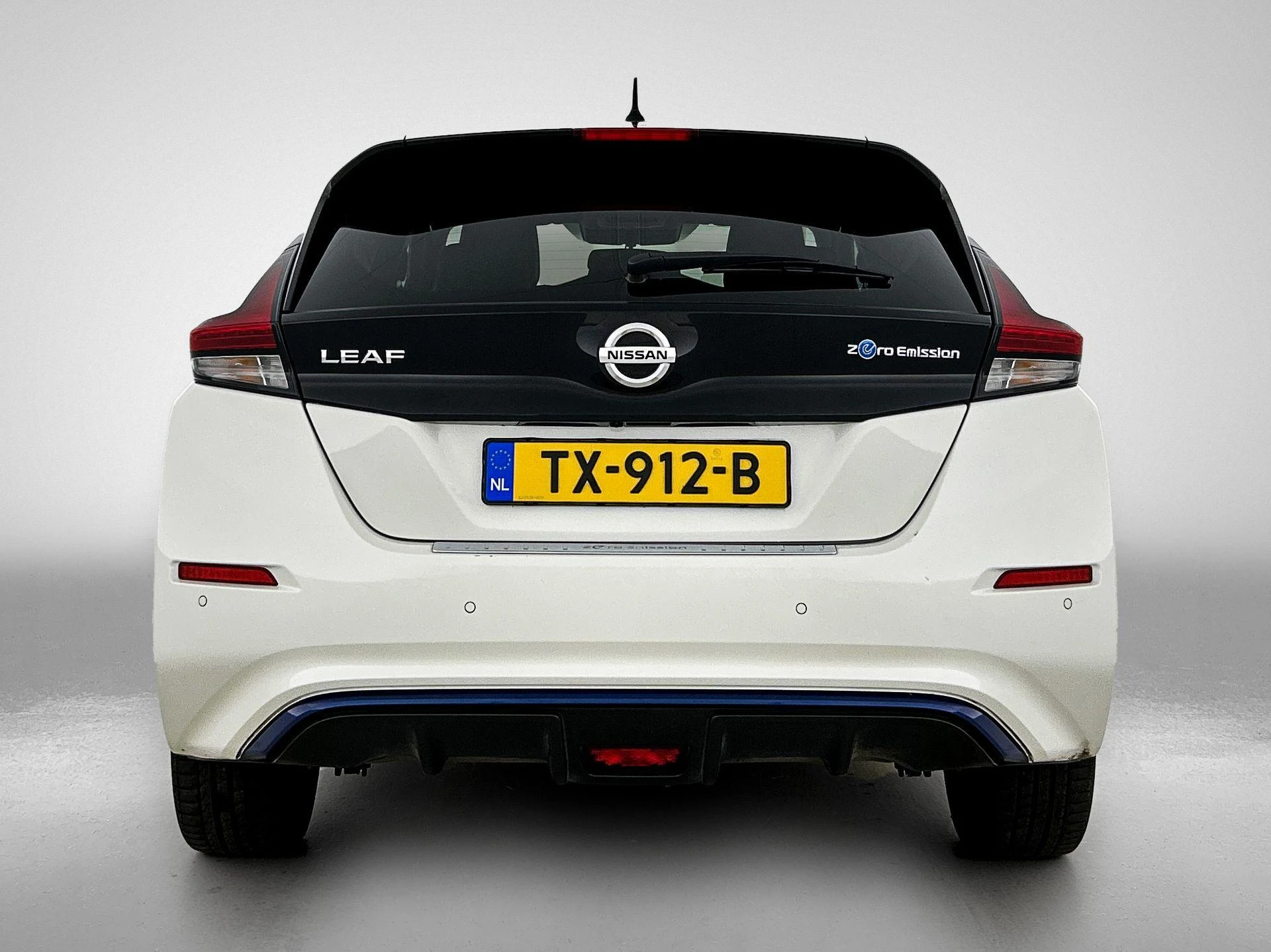 Nissan-Leaf-image-2