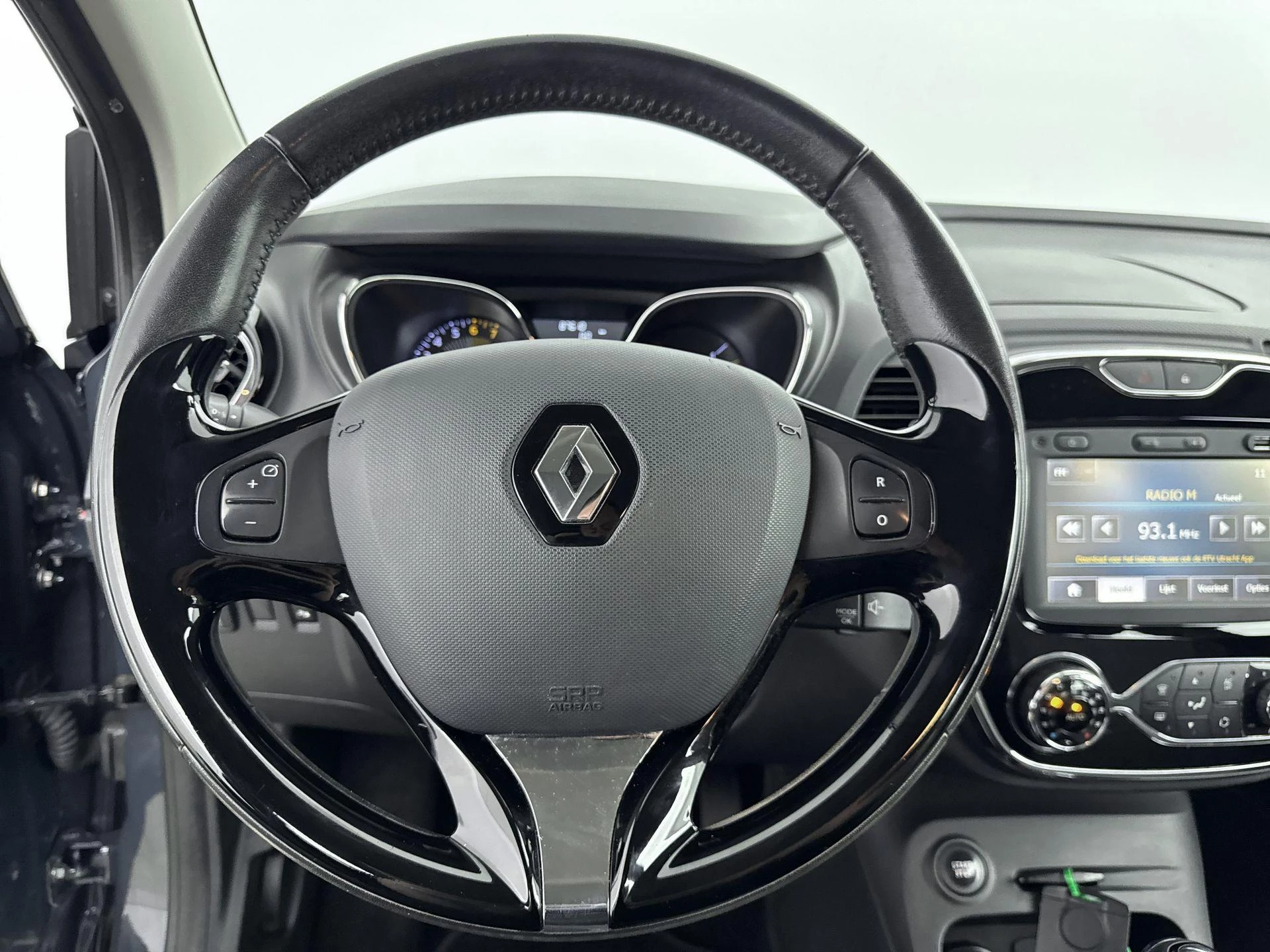 Renault-Captur-image-12
