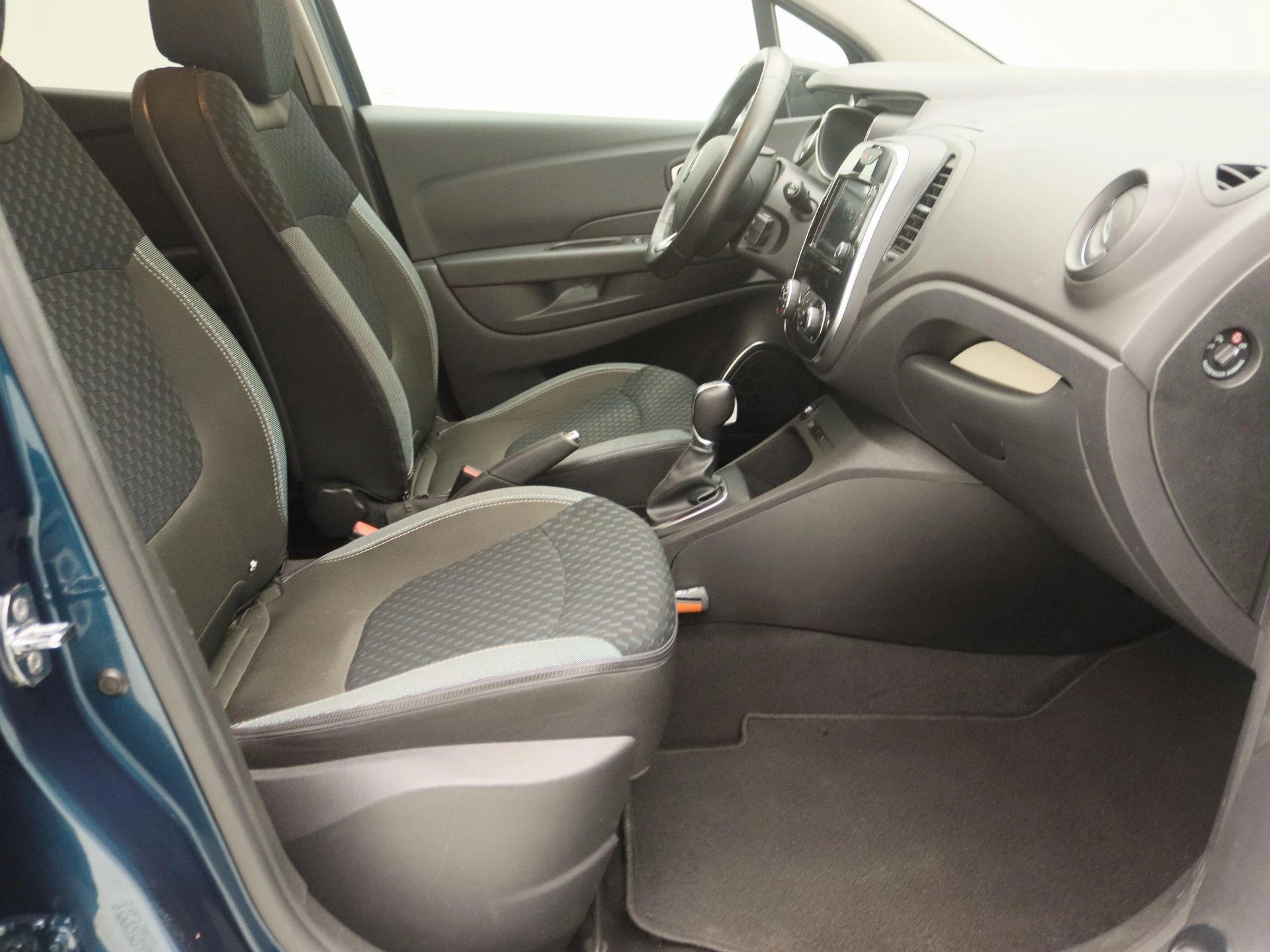 Renault-Captur-image-22