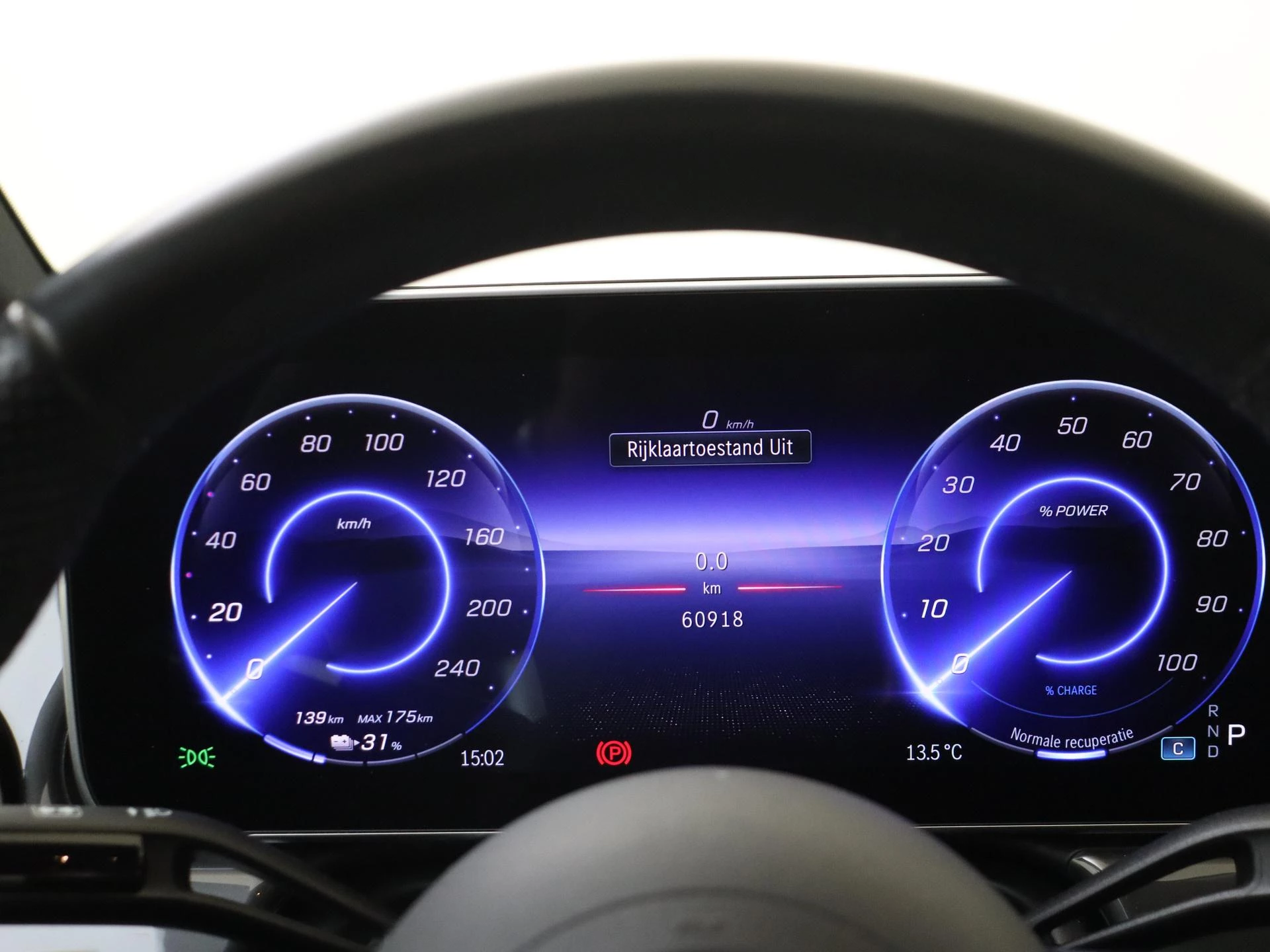 Mercedes-Benz-EQE-image-13