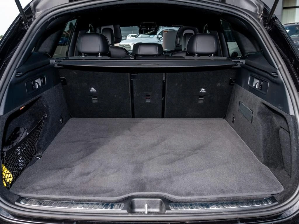Mercedes-Benz-GLC 300 d-image-14
