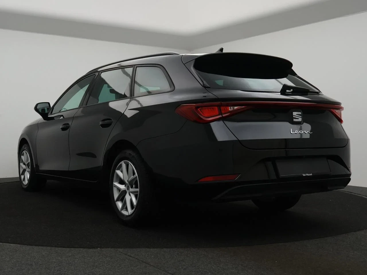 SEAT-Leon-image-1