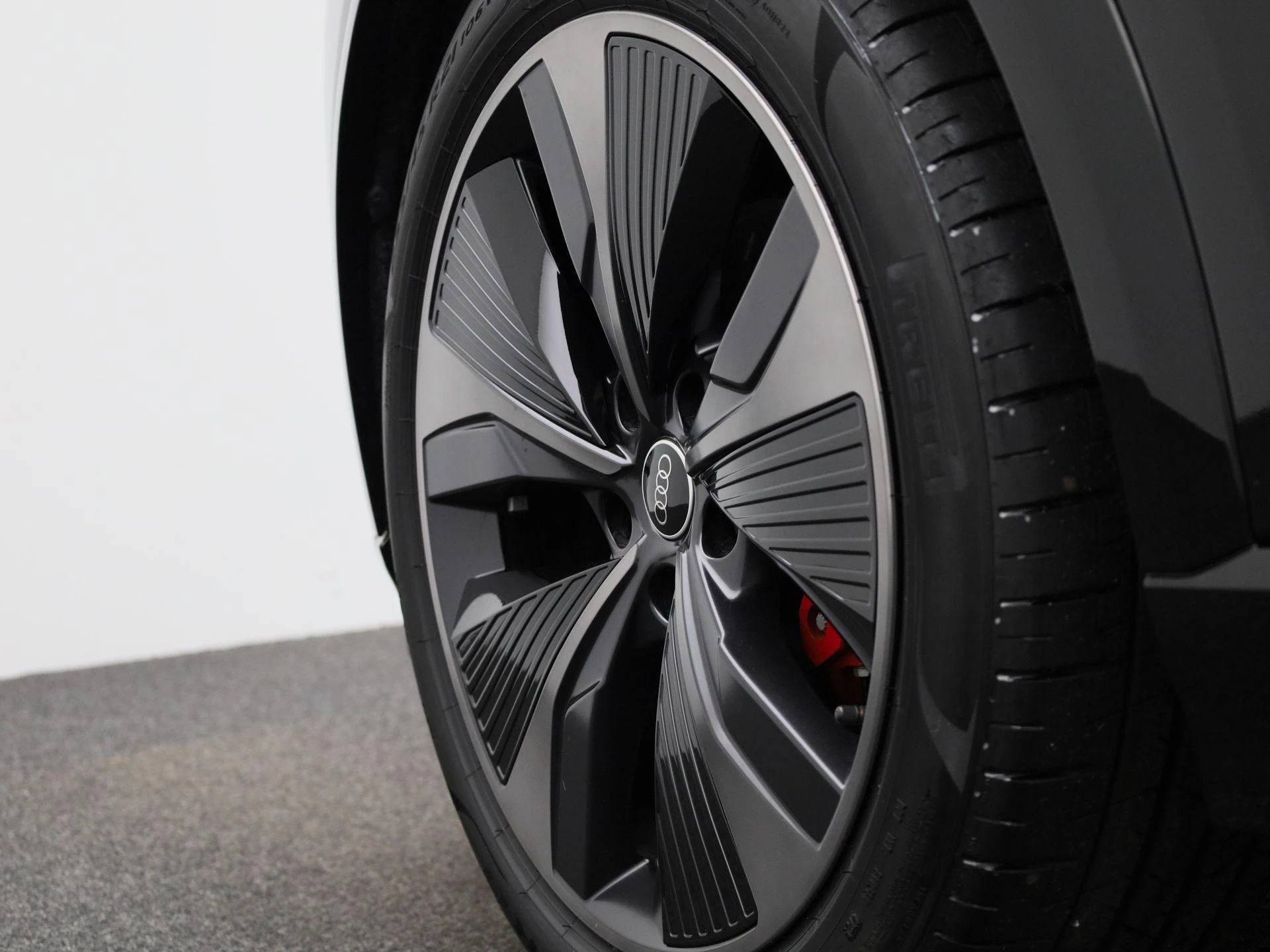 Audi-Q6 e-tron-image-52