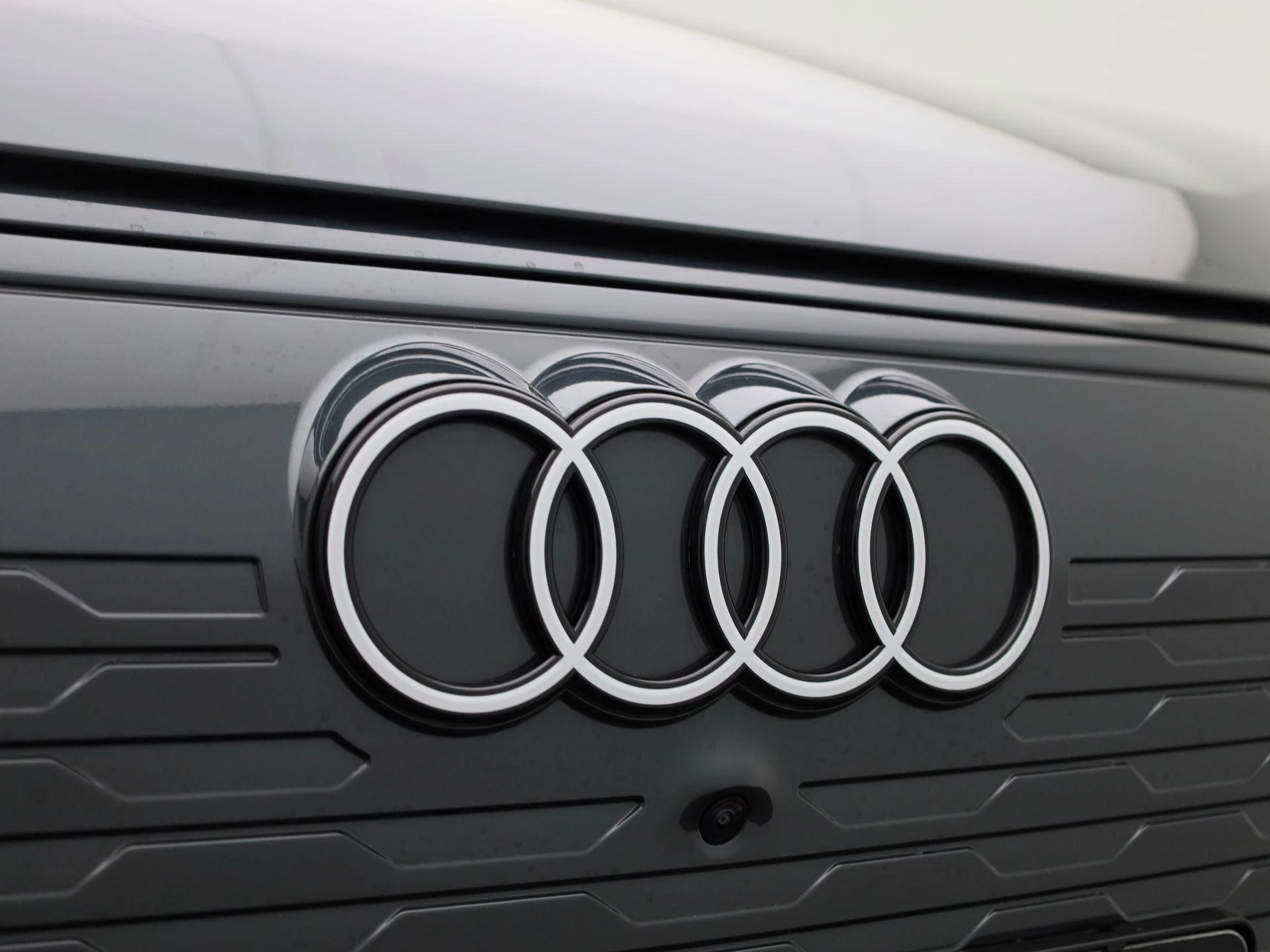 Audi-Q6 e-tron-image-50