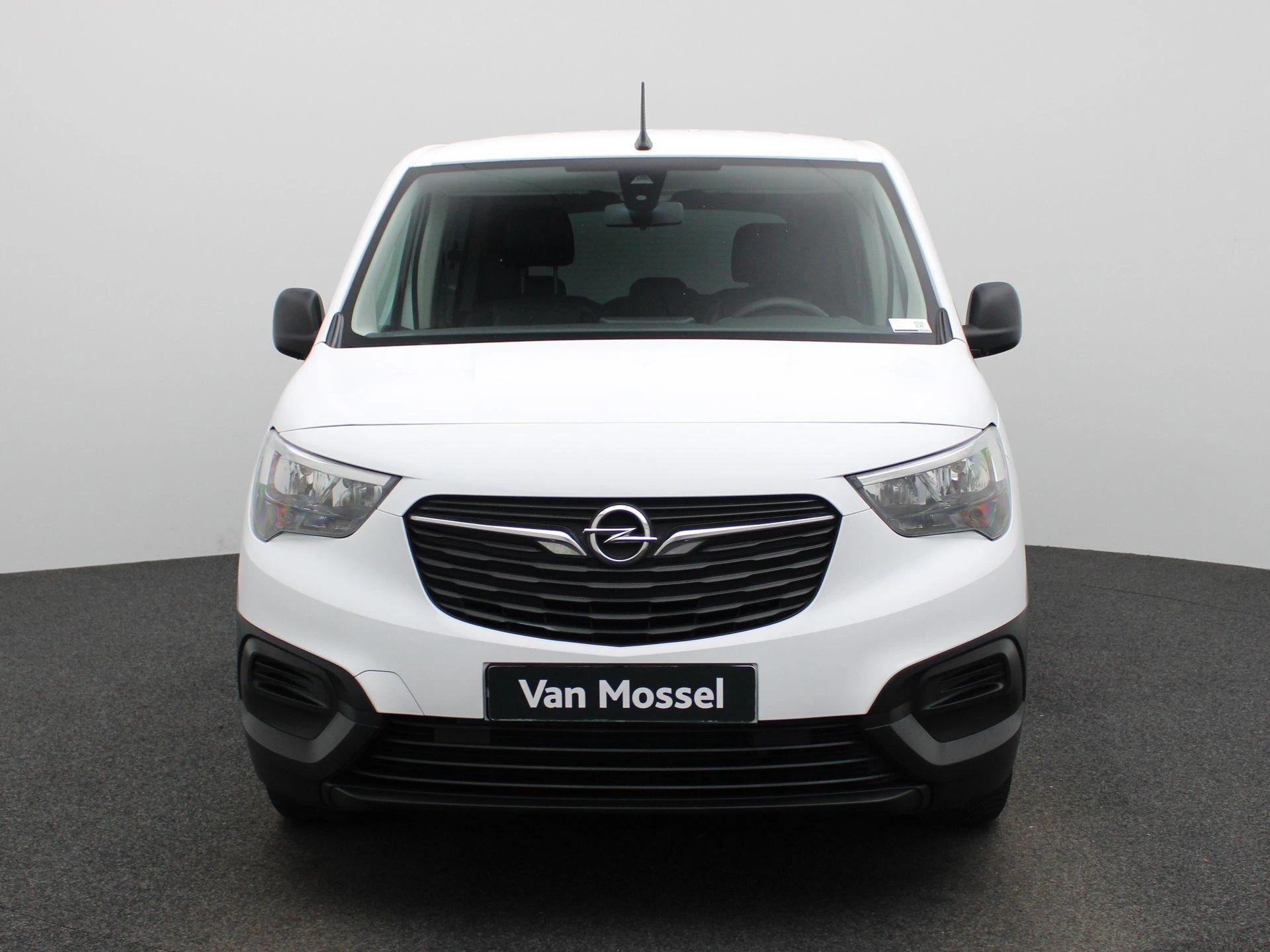 Opel-Combo Life-image-2