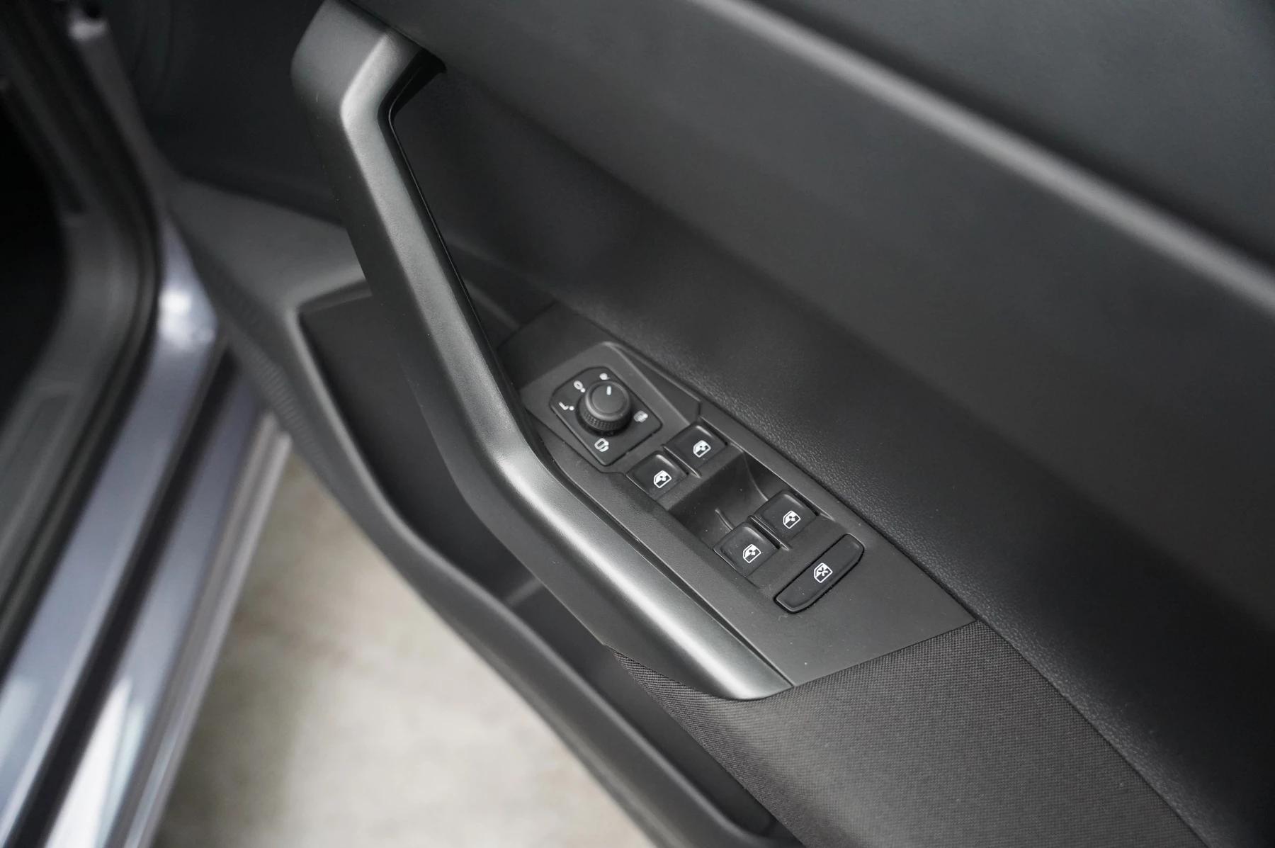Volkswagen-Polo-image-20