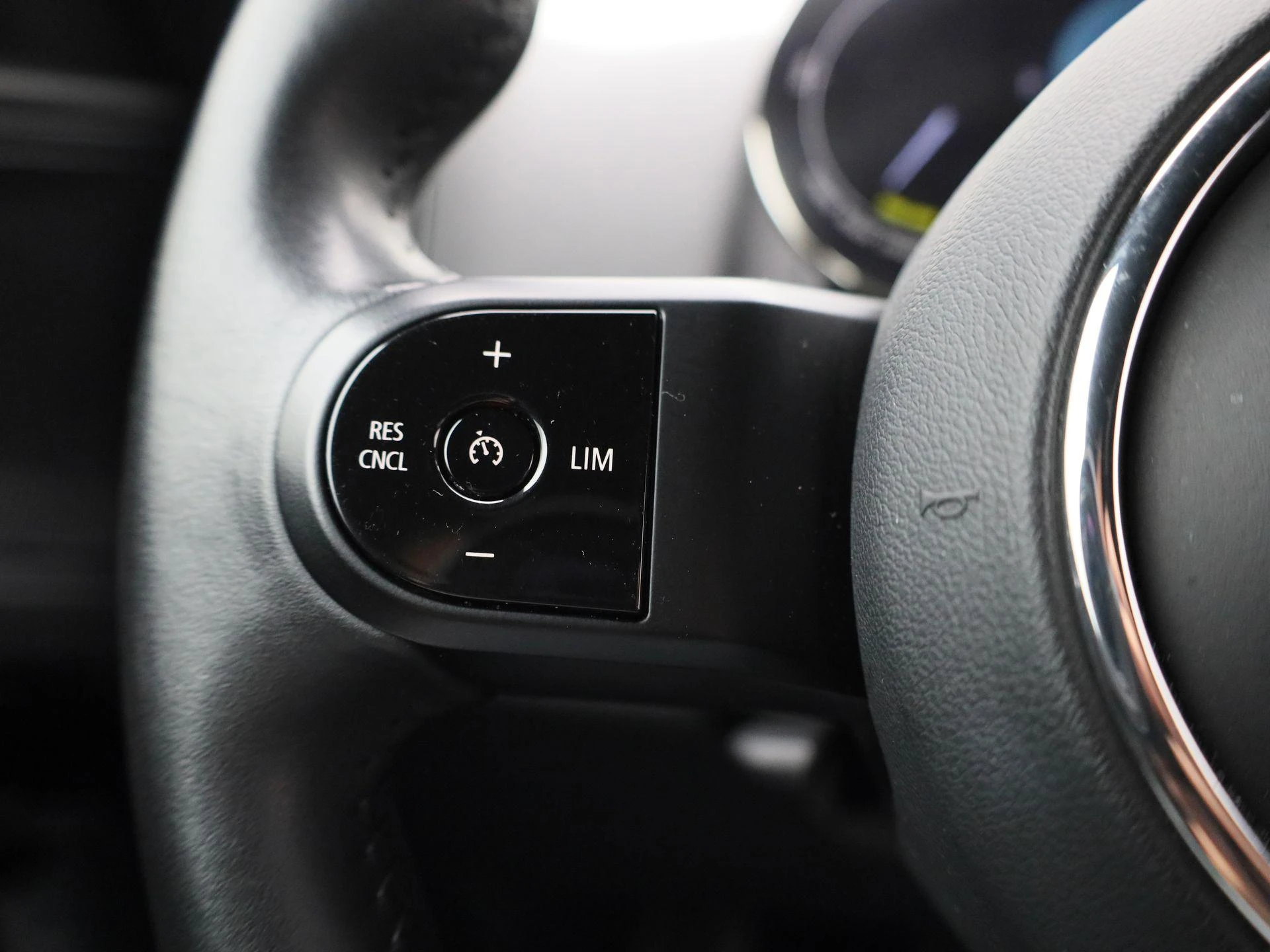 MINI-Countryman-image-17