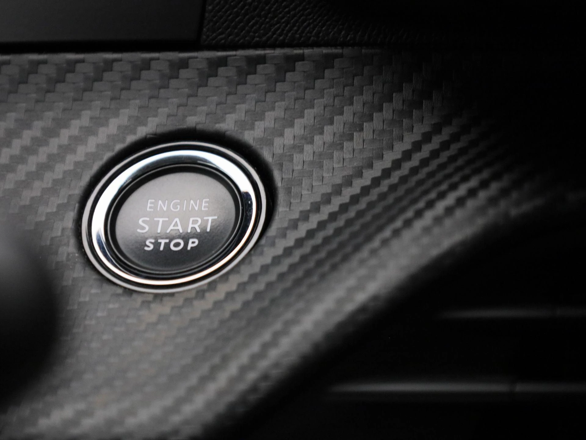 Peugeot-e-2008-image-21