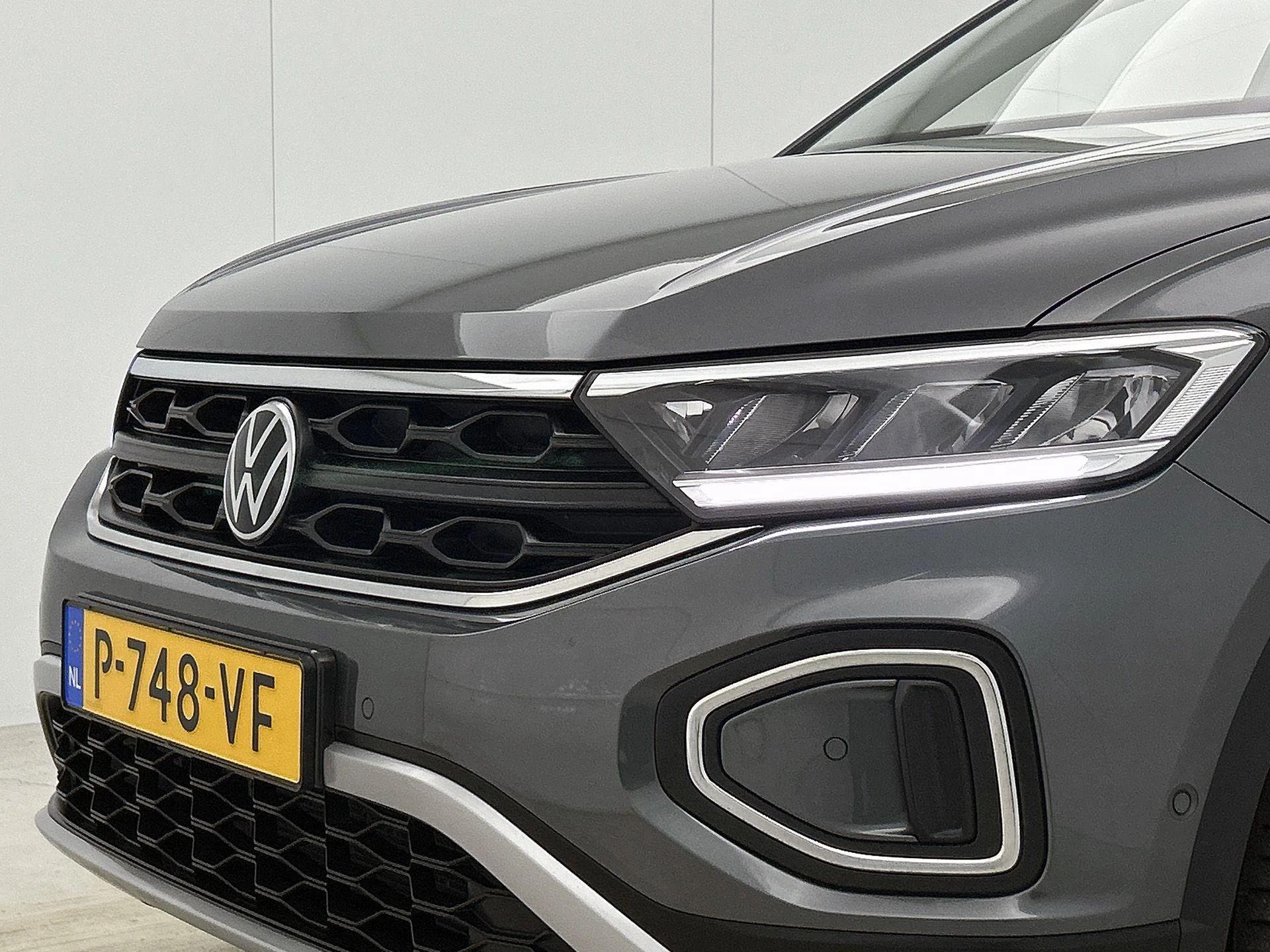 Volkswagen-T-Roc-image-28