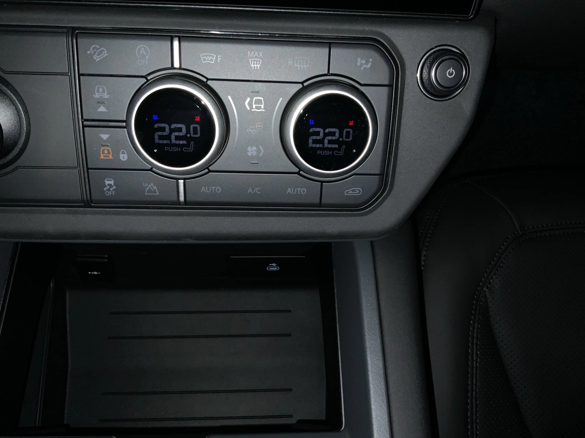 Land Rover Defender 90 X-Dynamic SE D250