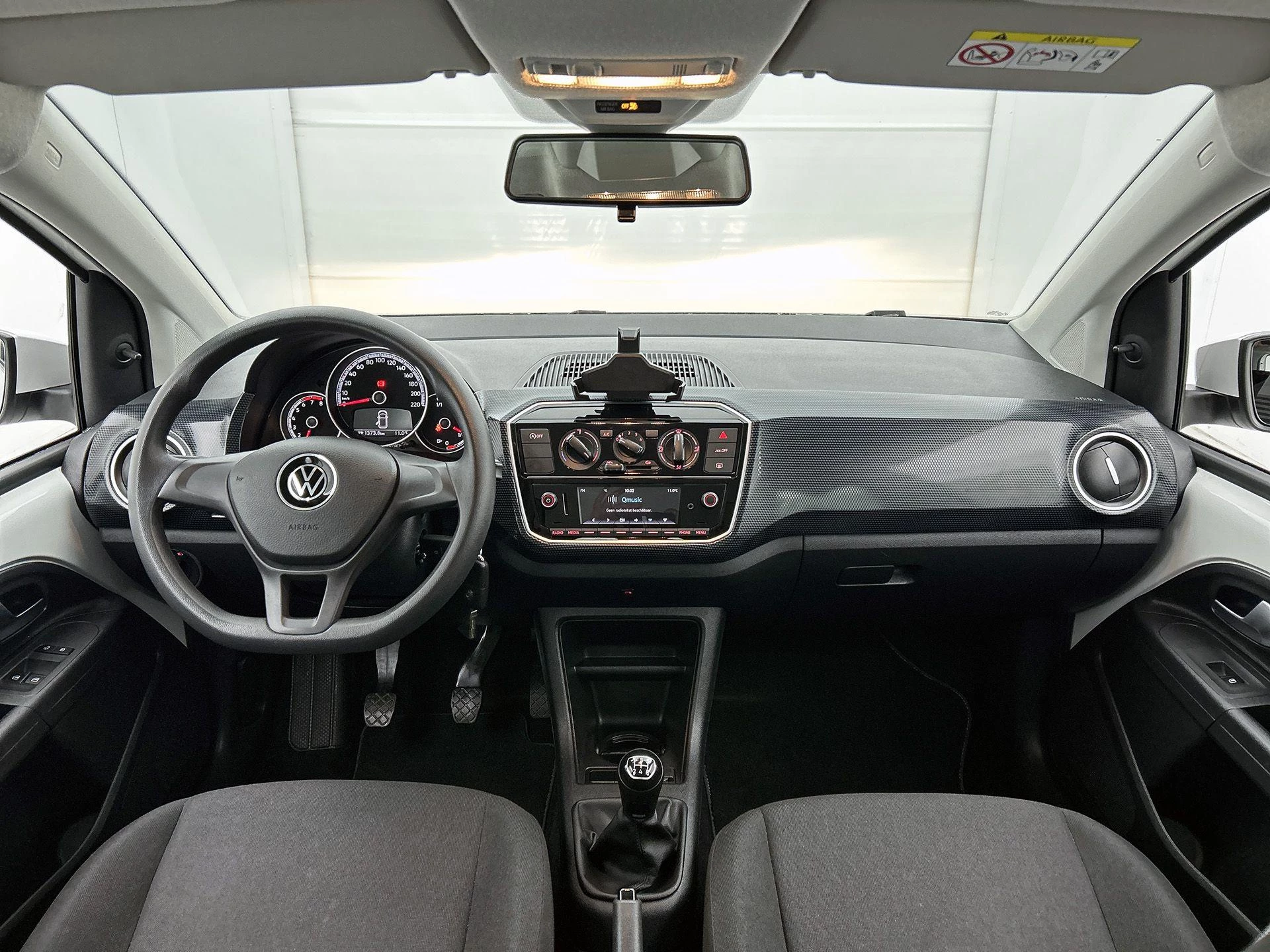 Volkswagen-up!-image-17