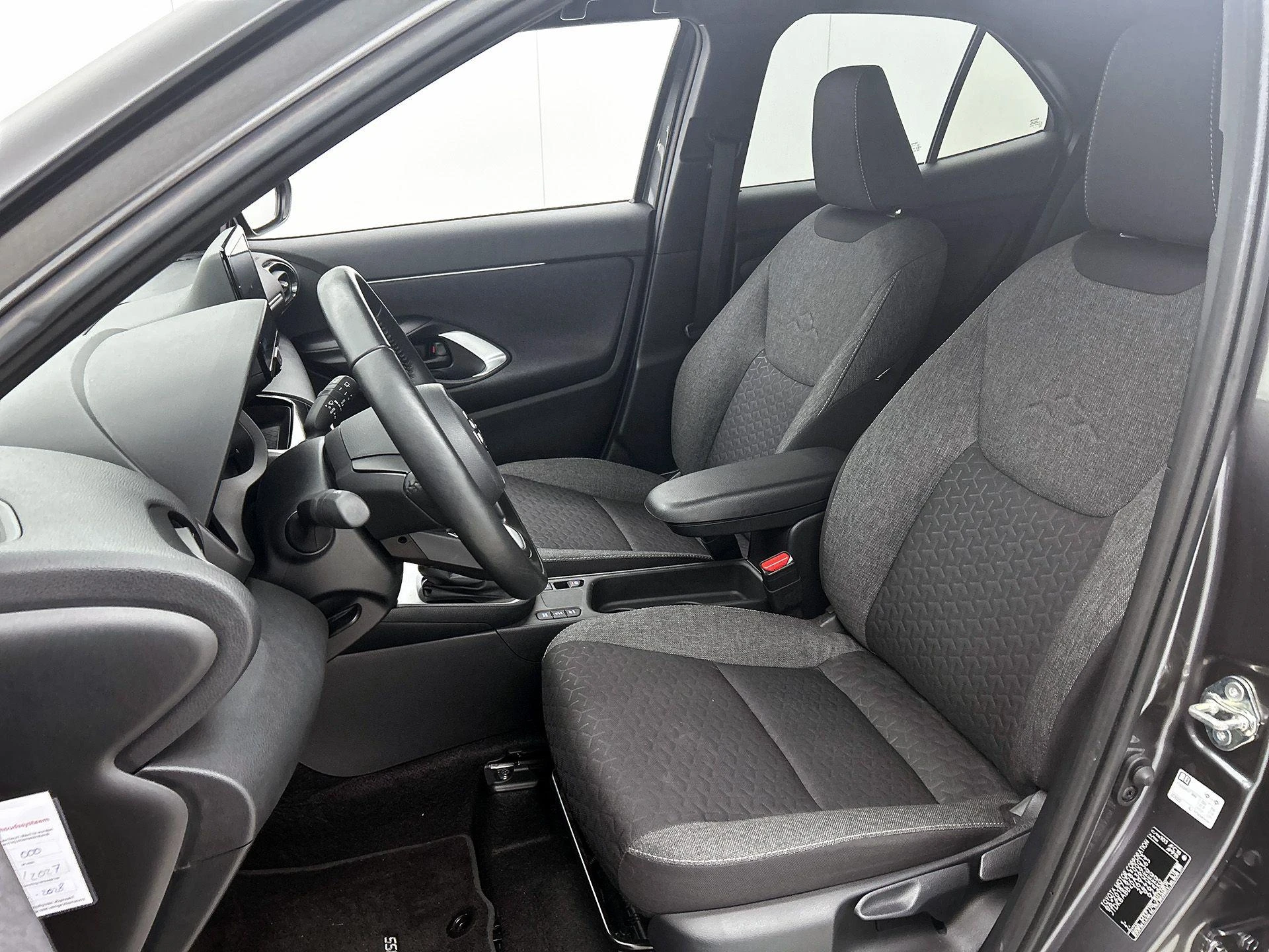 Toyota-Yaris Cross-image-38