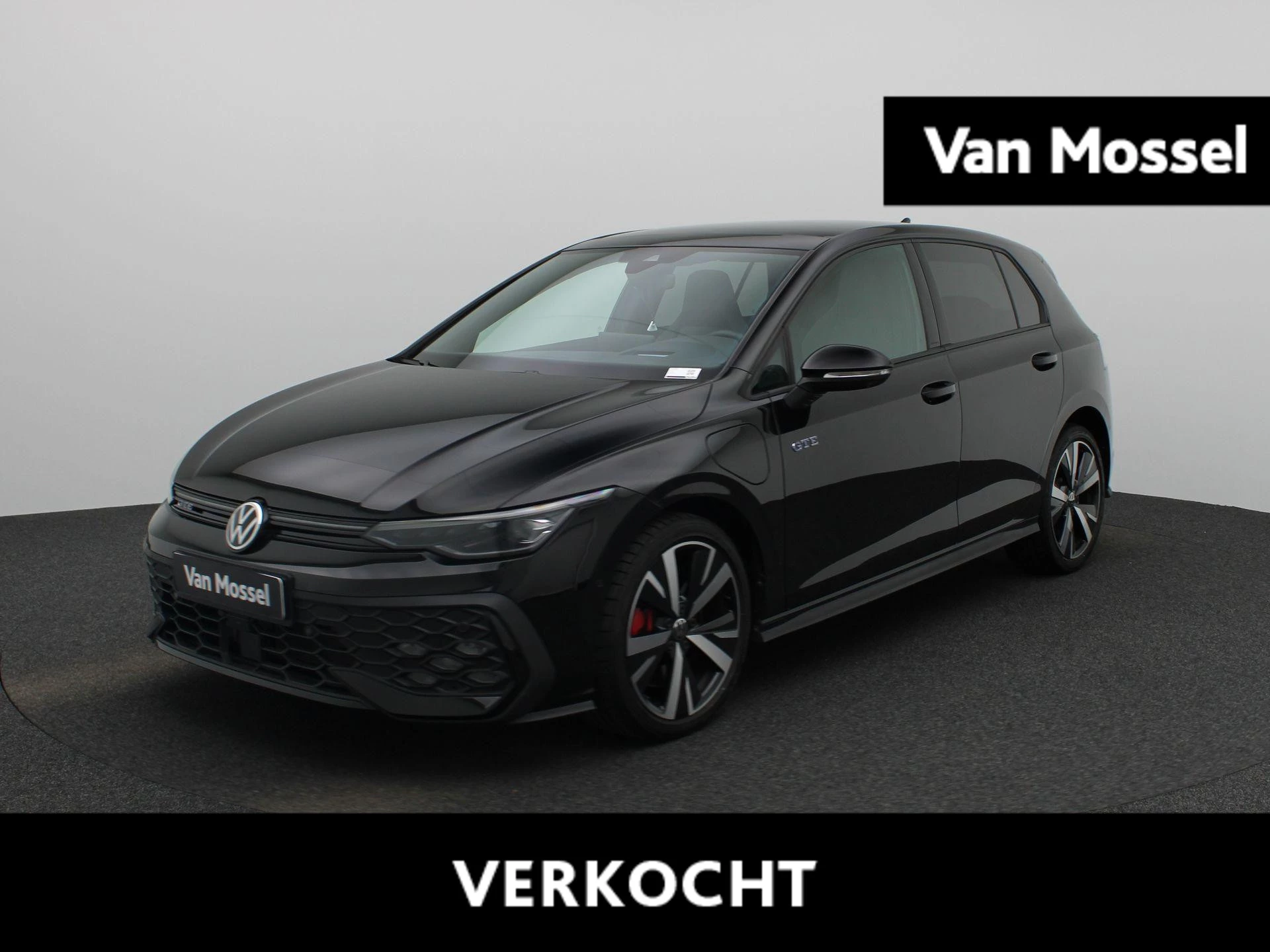 Volkswagen-Golf-image-0