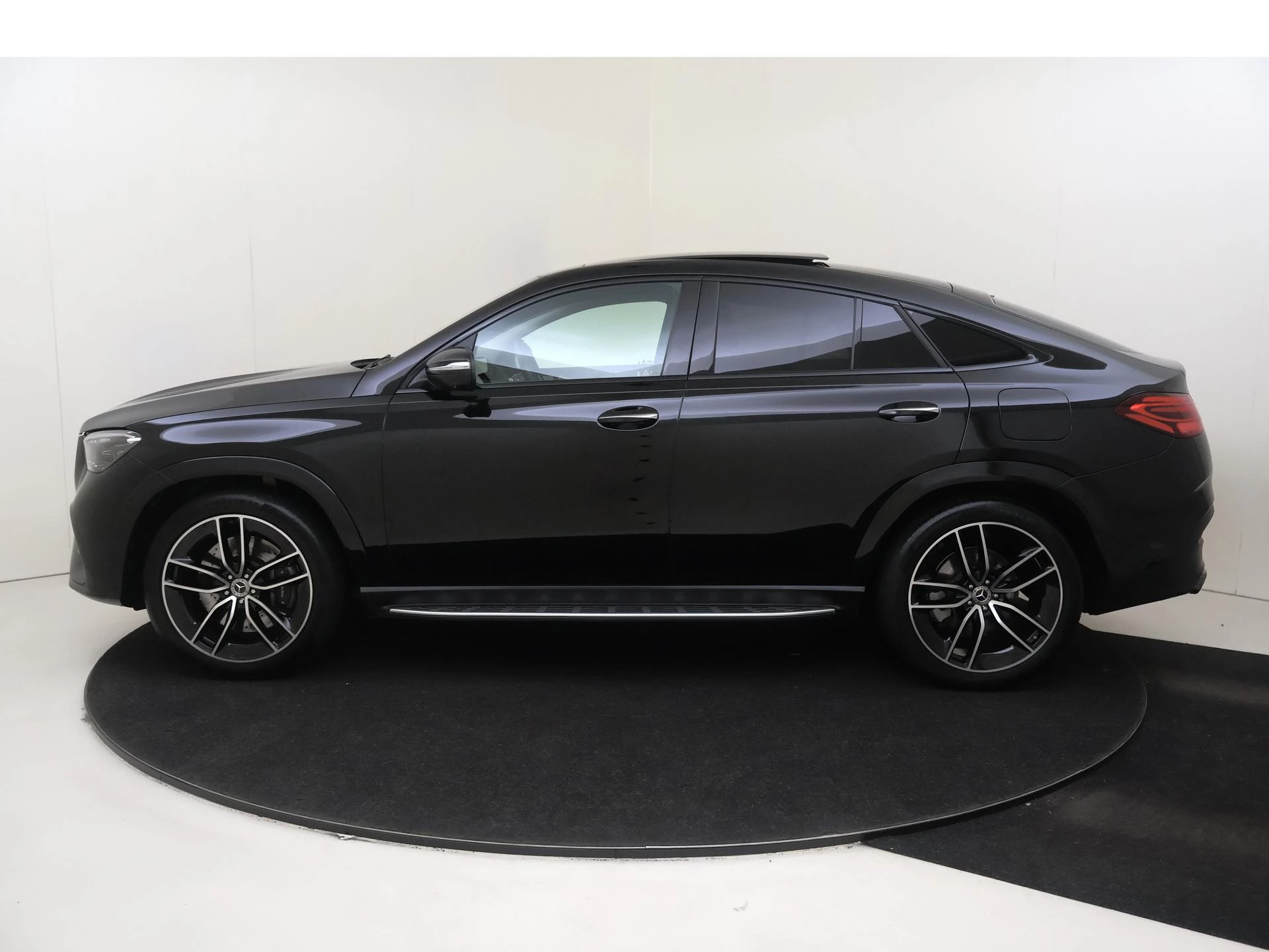 Mercedes-Benz-GLE-image-10
