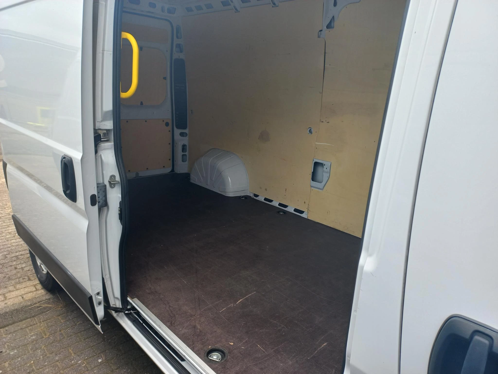 Opel-Movano-image-2