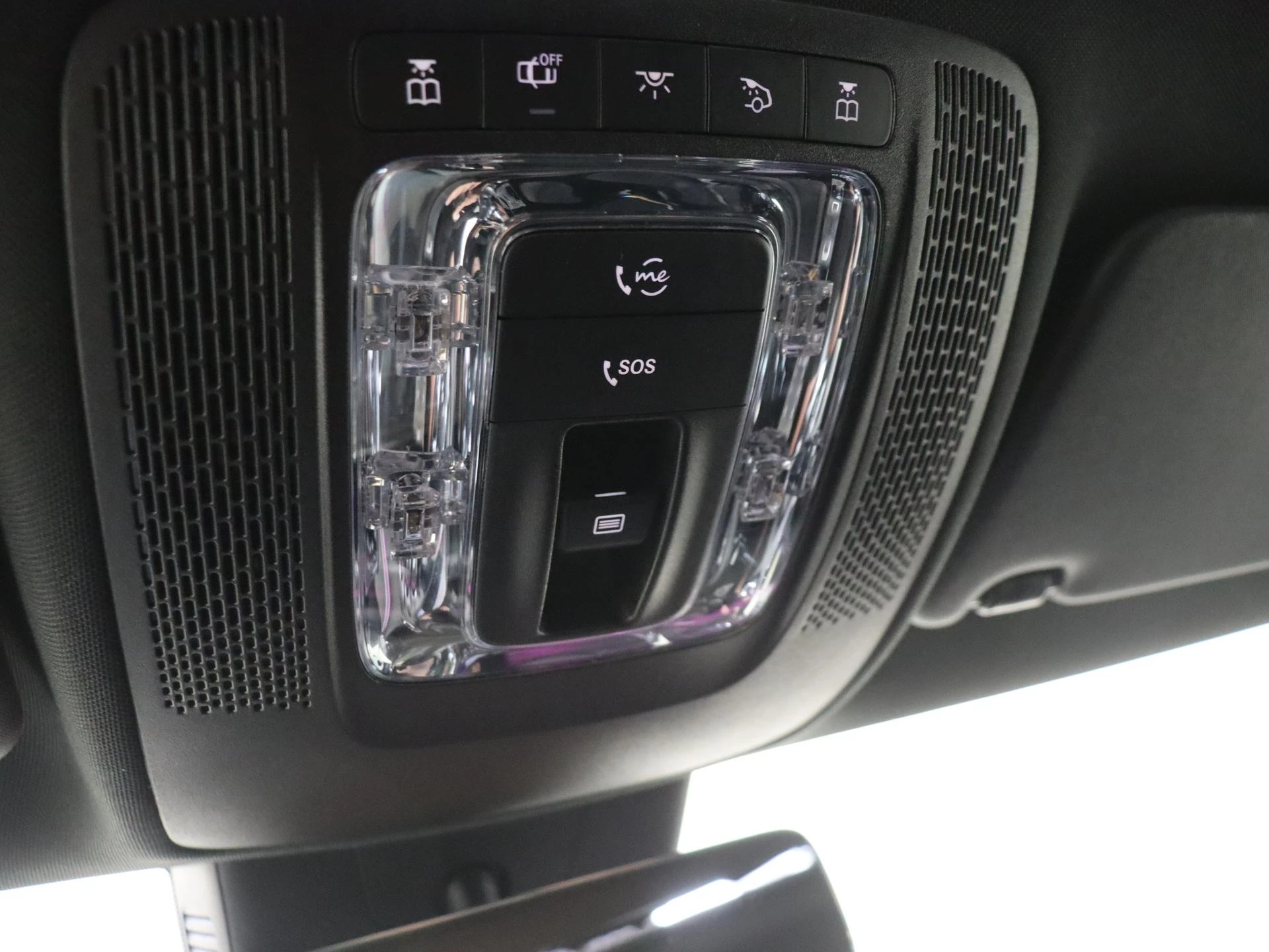 Mercedes-Benz-CLA-image-22
