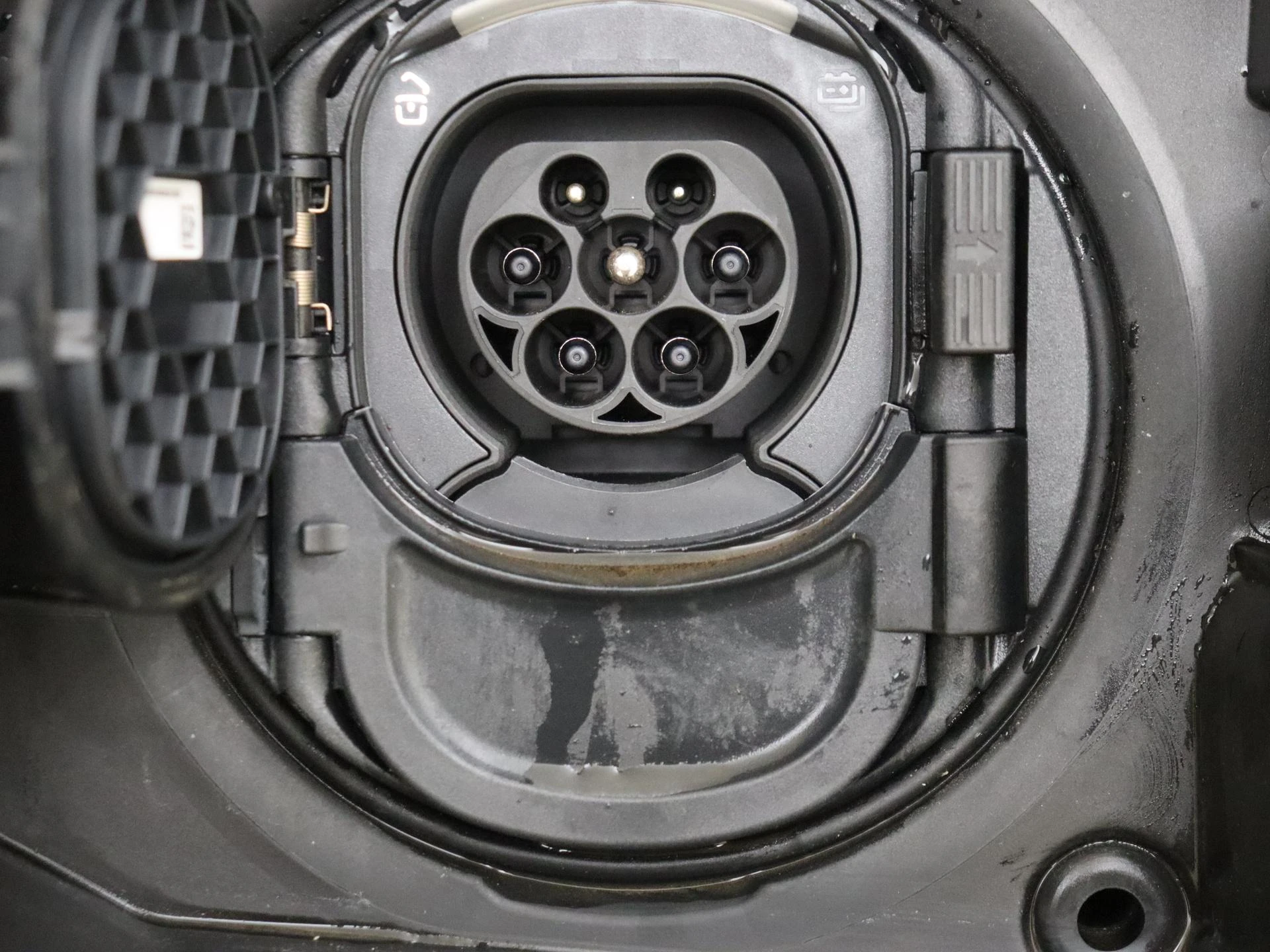 Mercedes-Benz-GLE-image-31