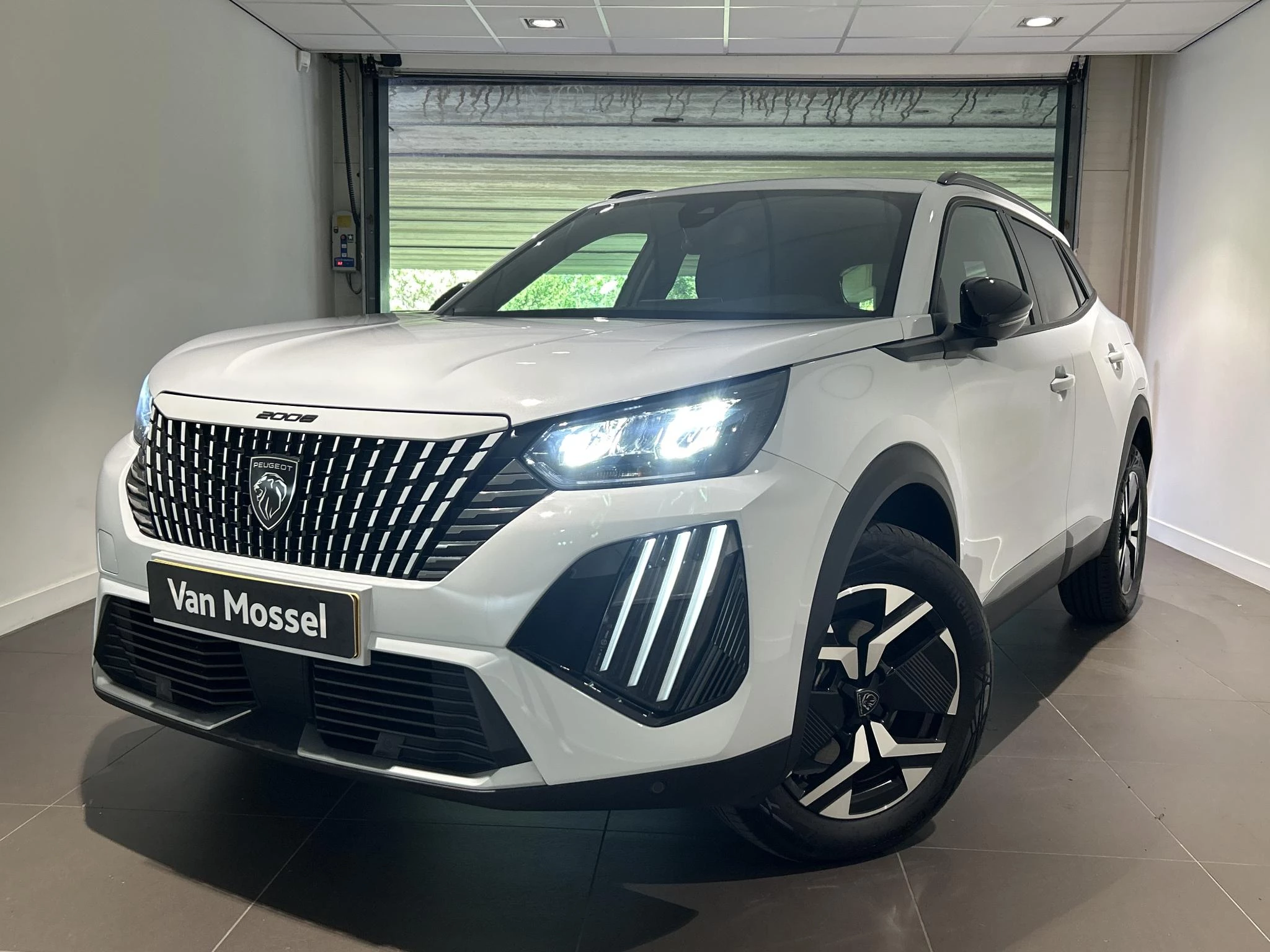 Peugeot 2008 1.2 Hybrid 145 Allure