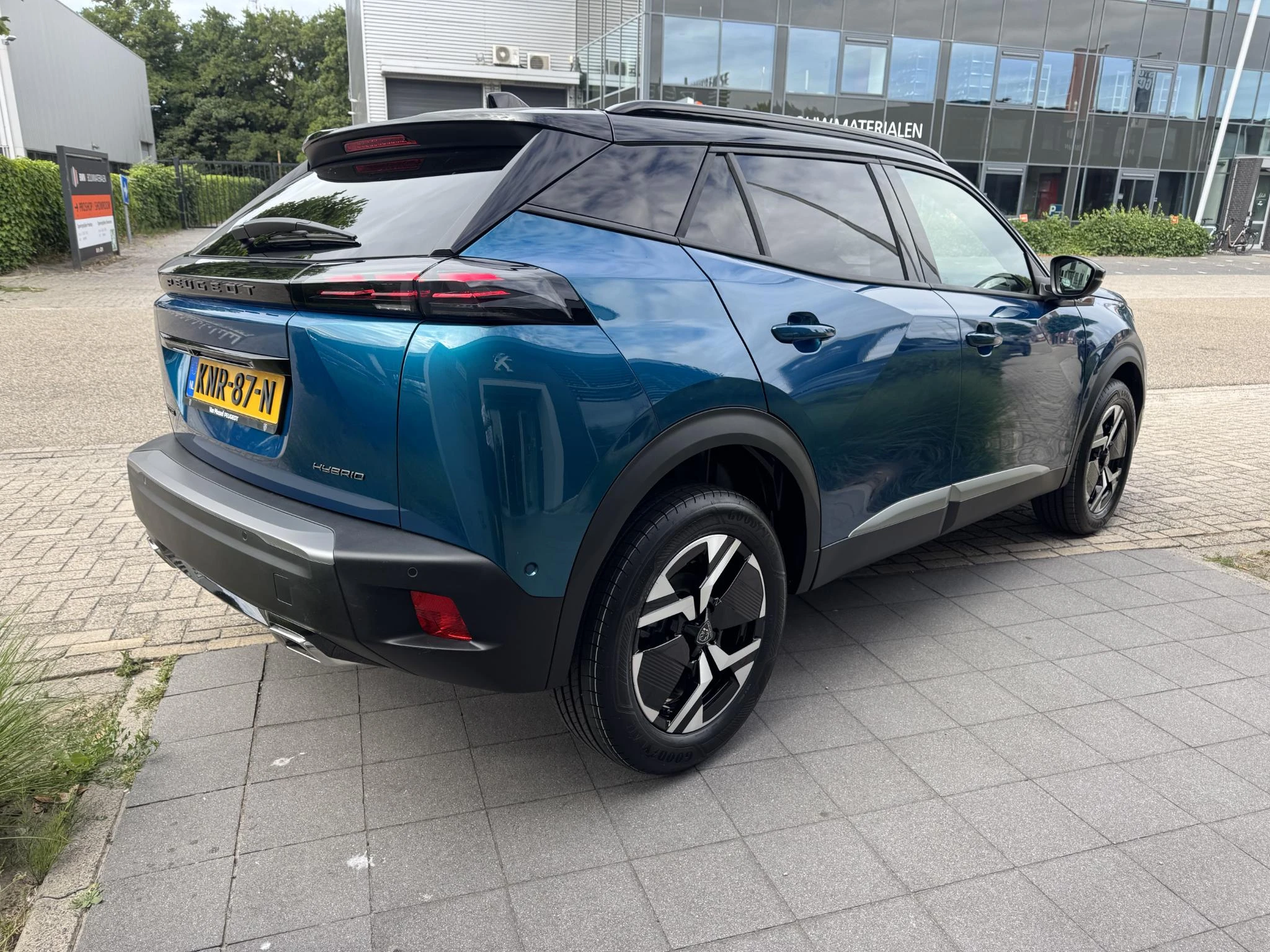 Peugeot-2008-image-4