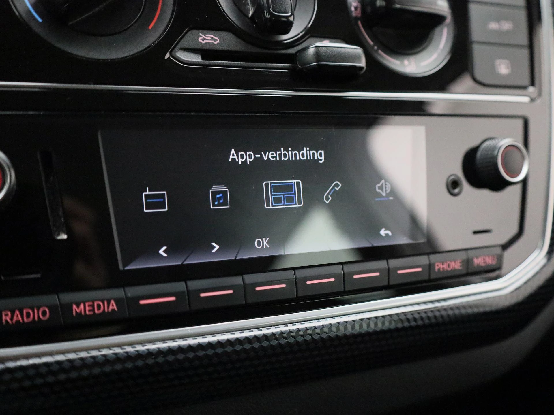 Volkswagen-up!-image-20