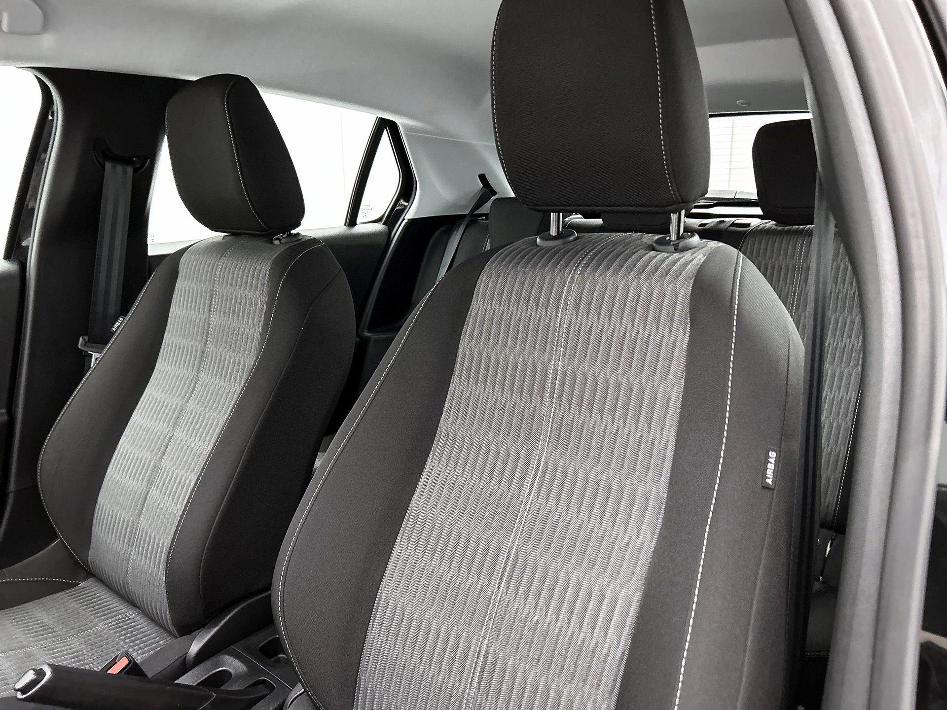 Opel-Corsa-image-10