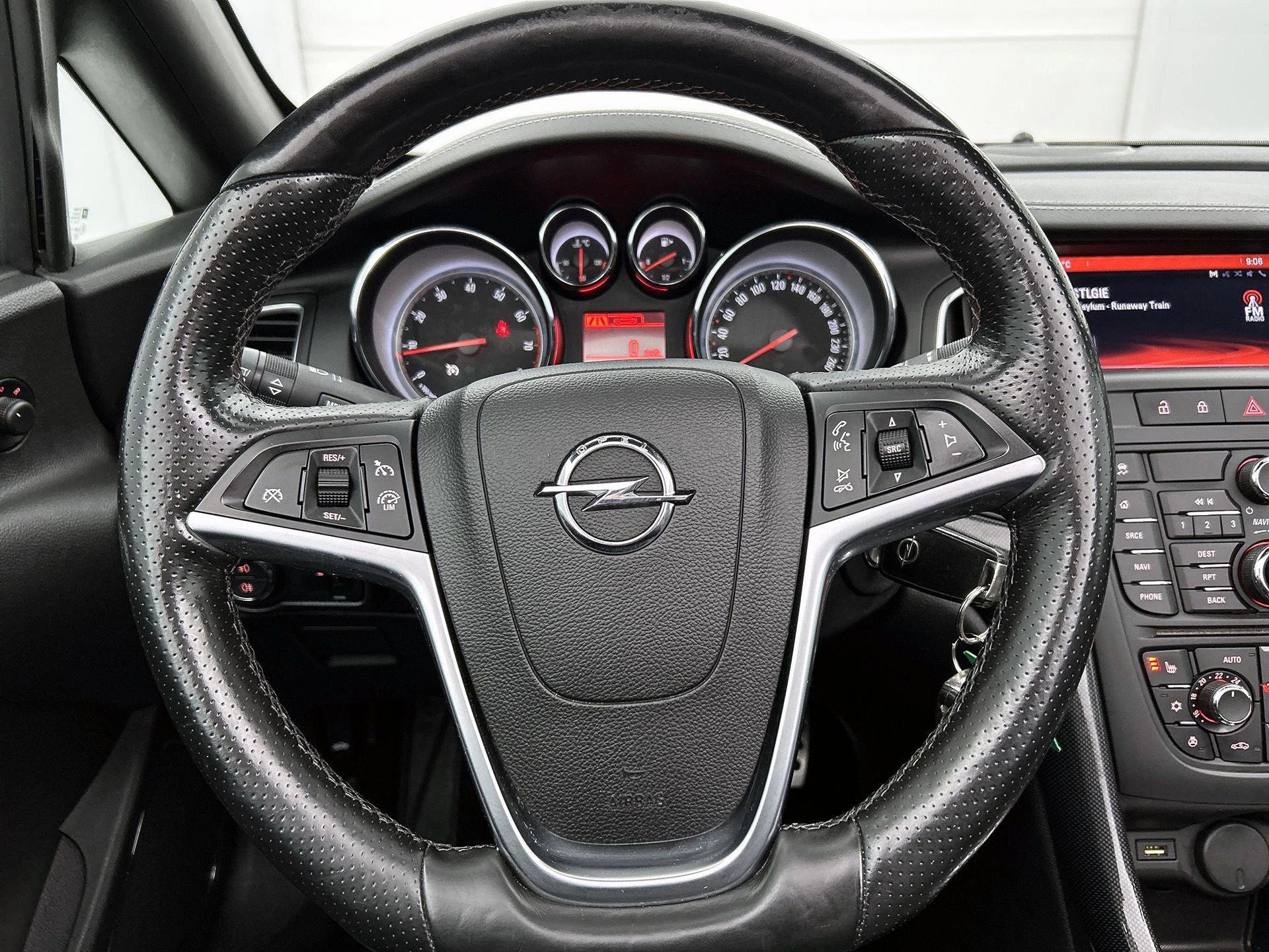 Opel-Cascada-image-33