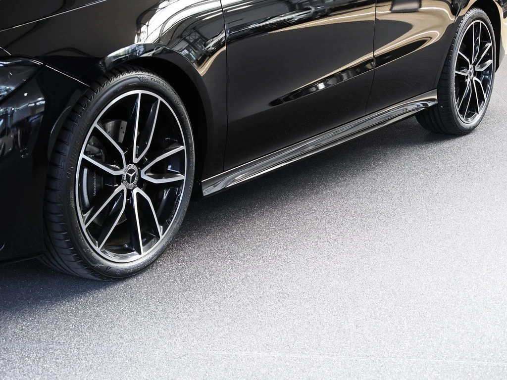 Mercedes-Benz-CLA 200-image-6