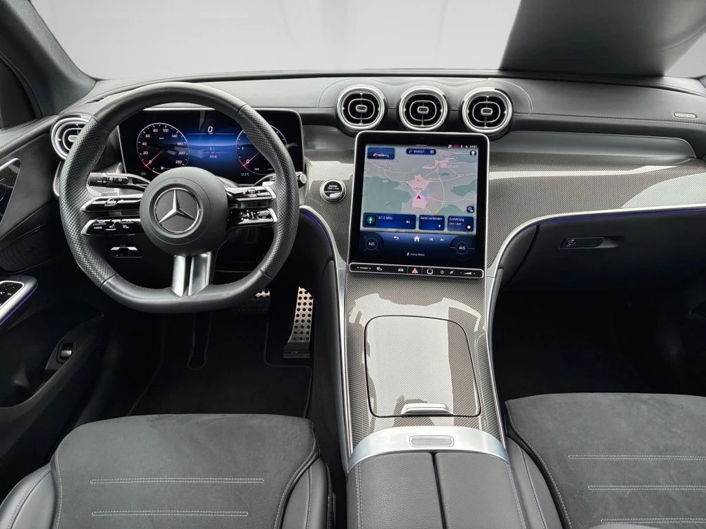Mercedes-Benz-GLC 300 d-image-11