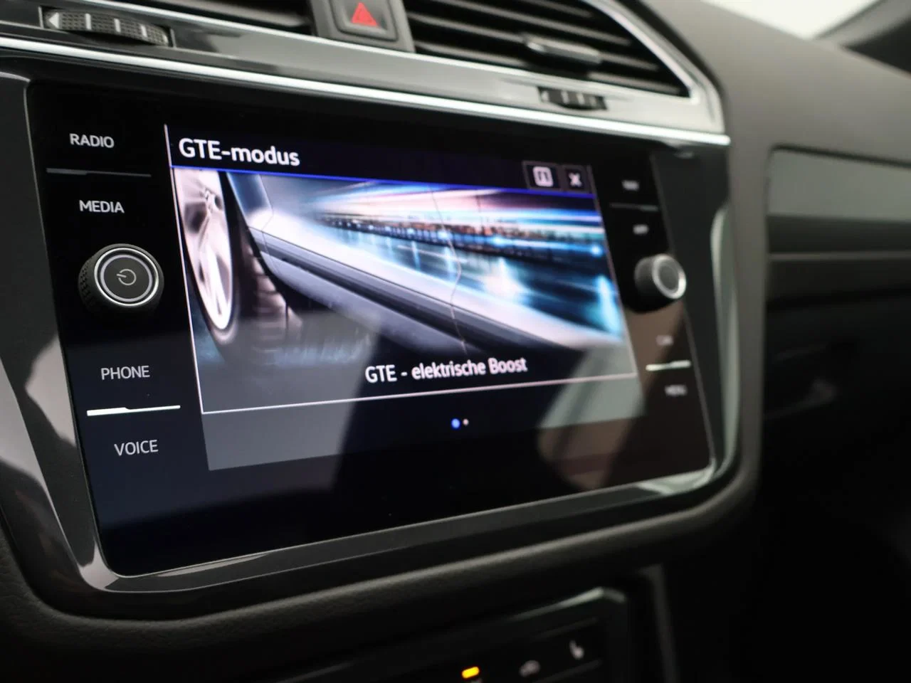 Volkswagen Tiguan eHybrid (PHEV) Tiguan eHybrid 1.4PHEV R-Line Business Premium 150PK *AUTOMAAT*PANODAK*TREKHAAK*LEDER*CAMERA*ACC*PDC*...*
