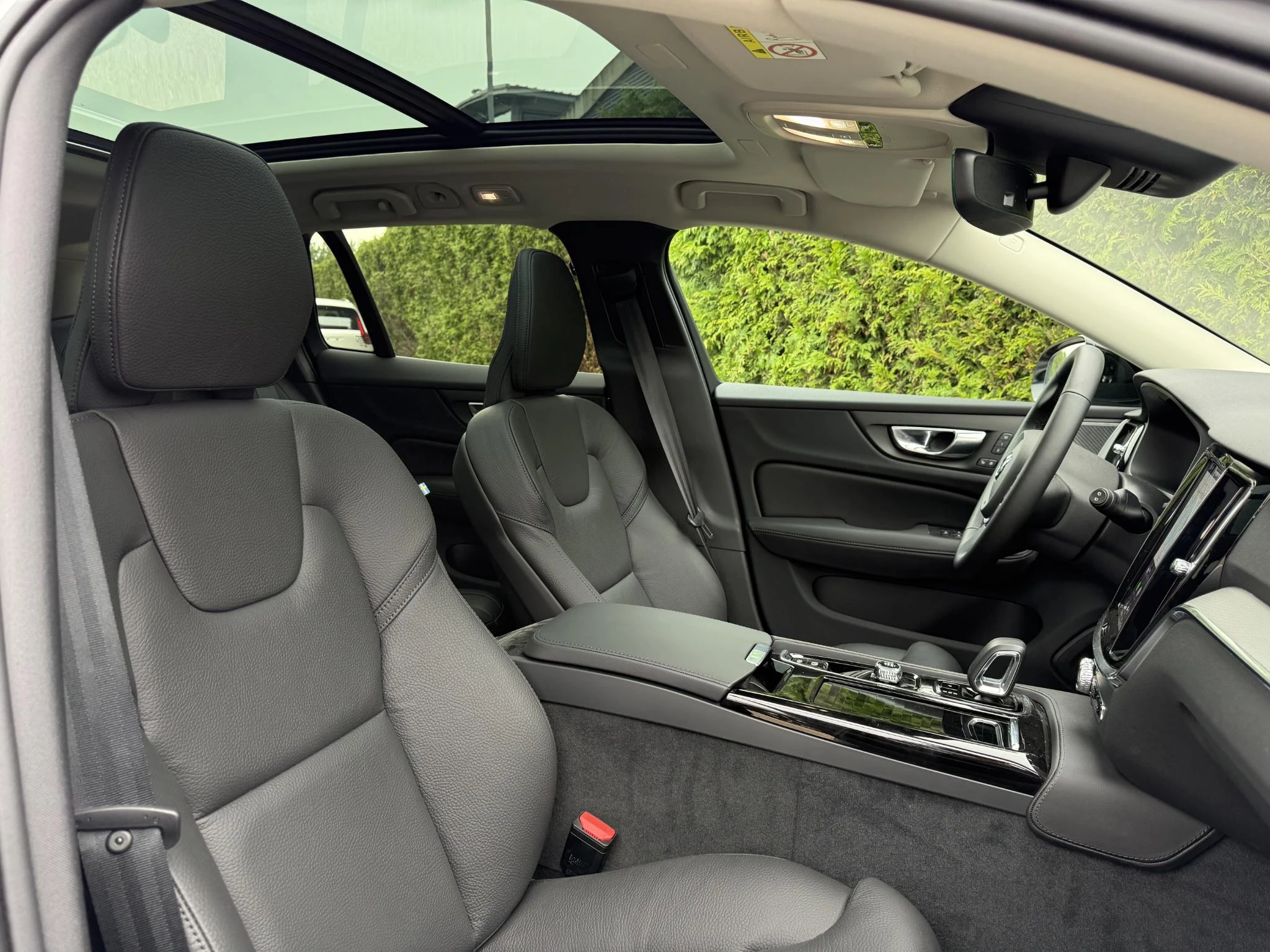Volvo V60 T6 Plug-in hybrid AWD Plus Dark